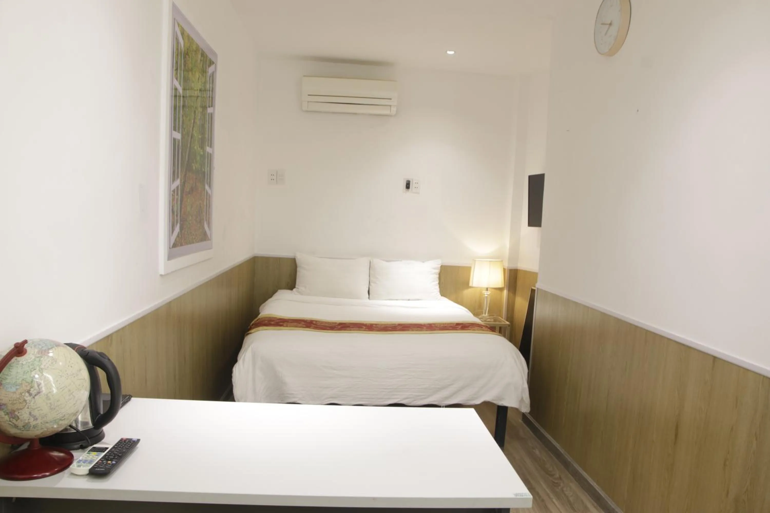 Photo of the whole room, Bed in Language Exchange Hotel 3