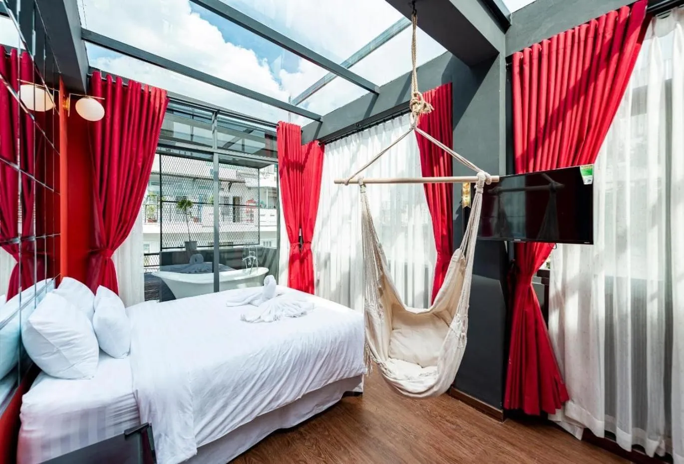 Bed in Language Exchange Hotel 3