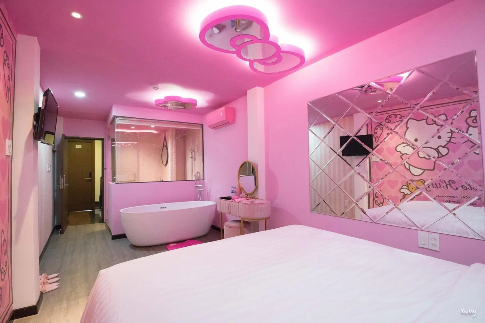 TV and multimedia, Bed in Language Exchange Hotel 3