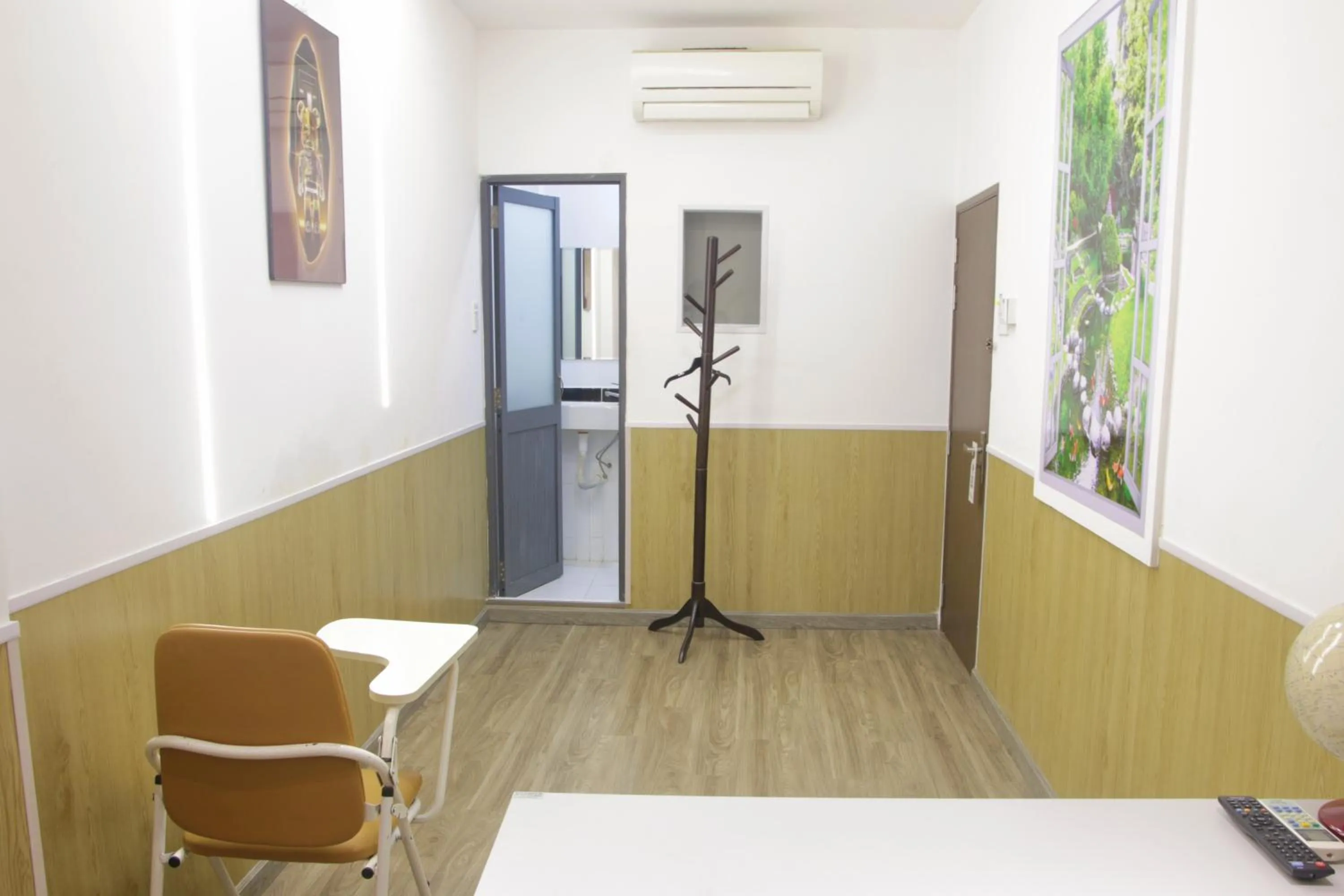 TV and multimedia in Language Exchange Hotel 3