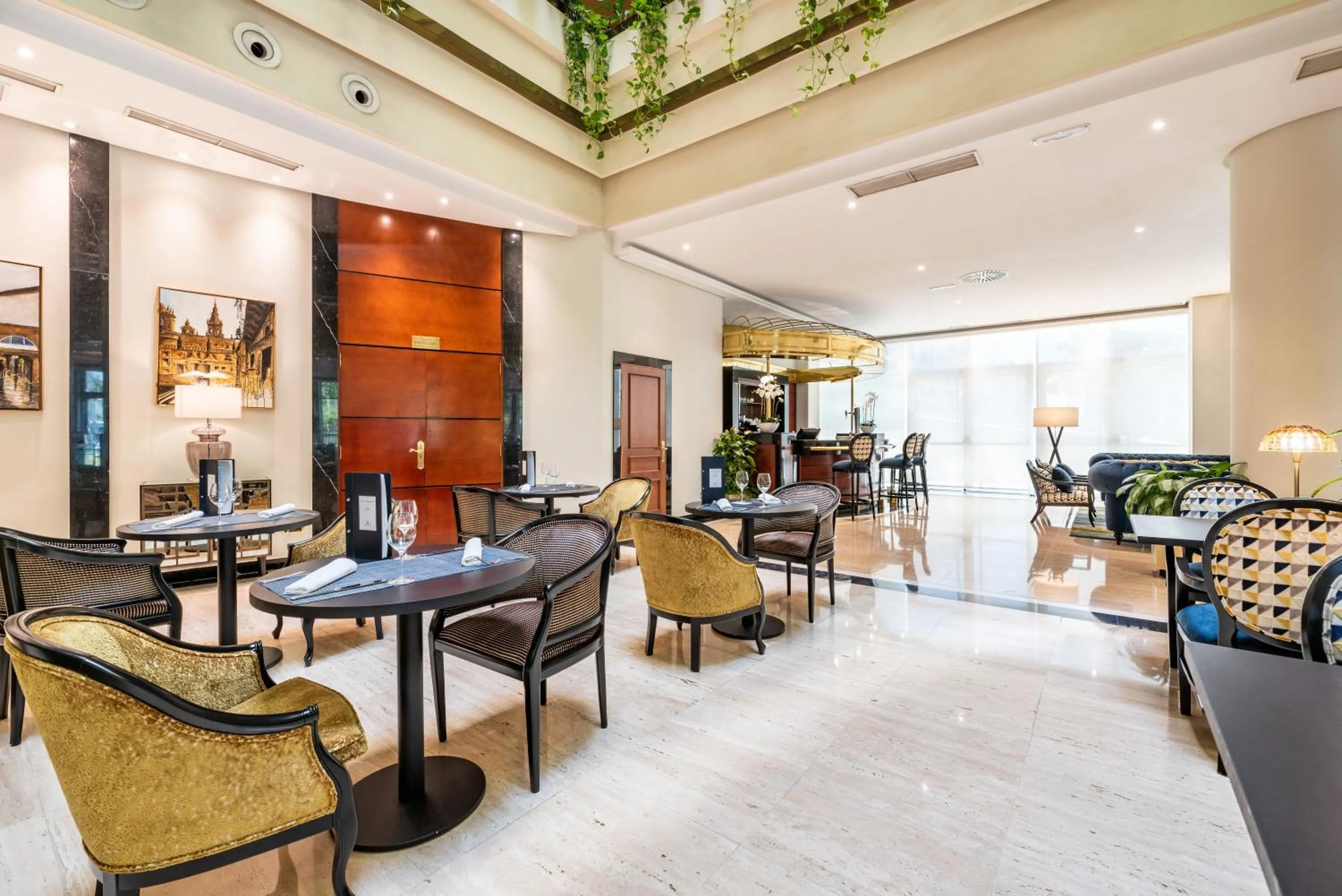 Restaurant/places to eat in Eurostars Gran Hotel Santiago