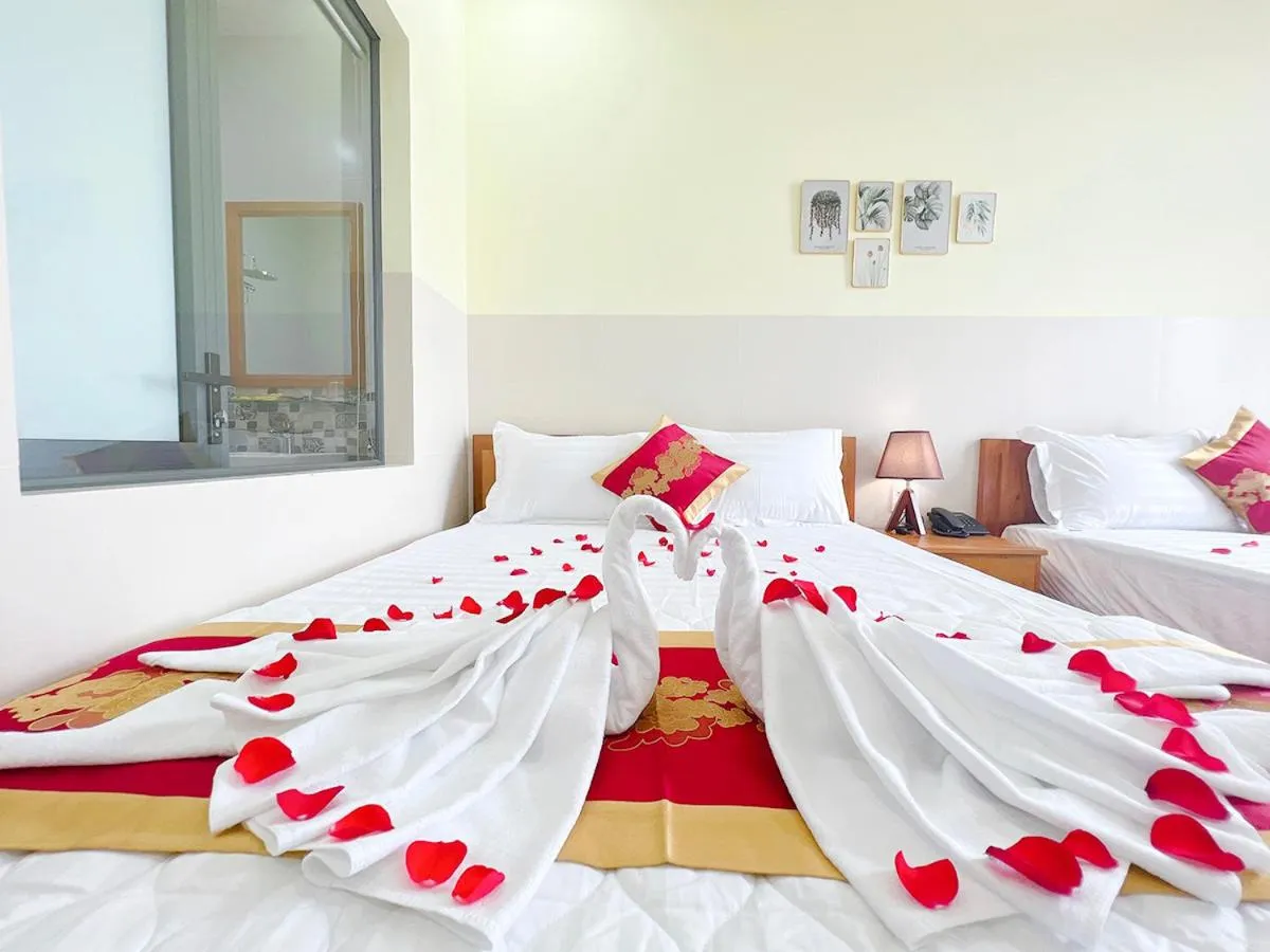 Bed in Sea Star Hotel