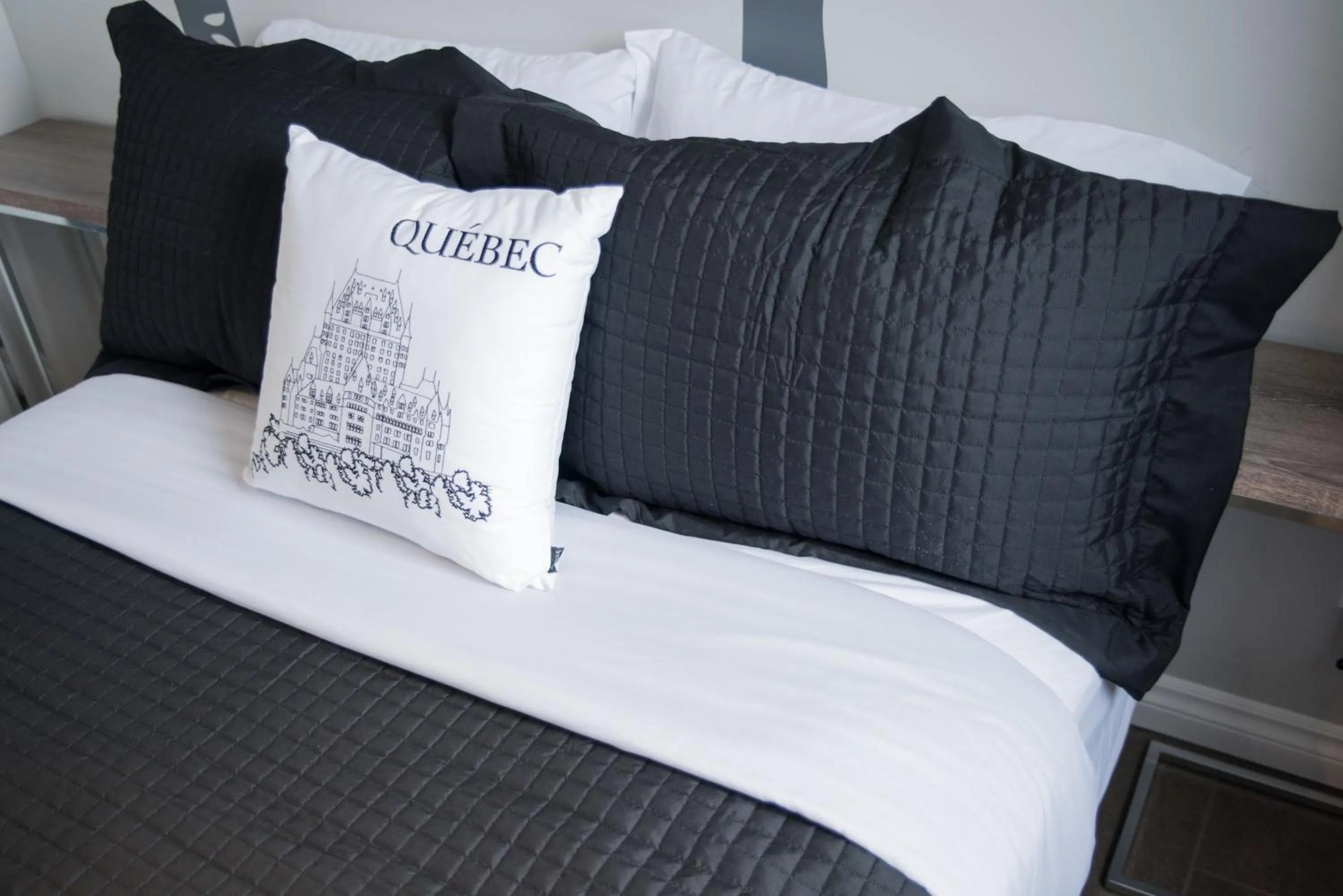 Bed in Le Chic-Urbain