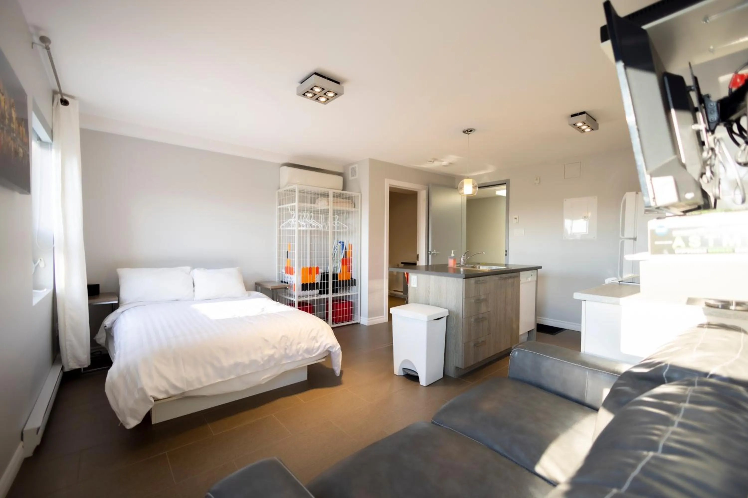 Photo of the whole room, Bed in Le Chic-Urbain