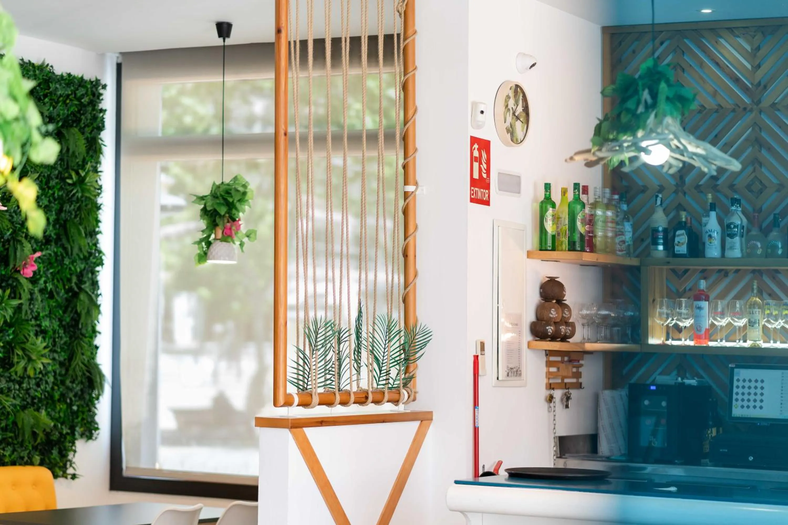 Lounge or bar in Hotel Planas