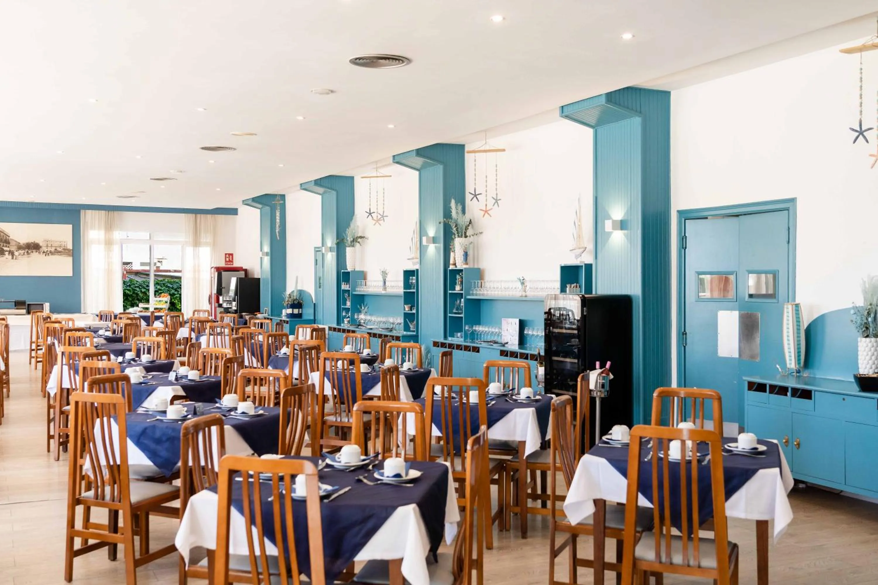 Restaurant/places to eat in Hotel Planas