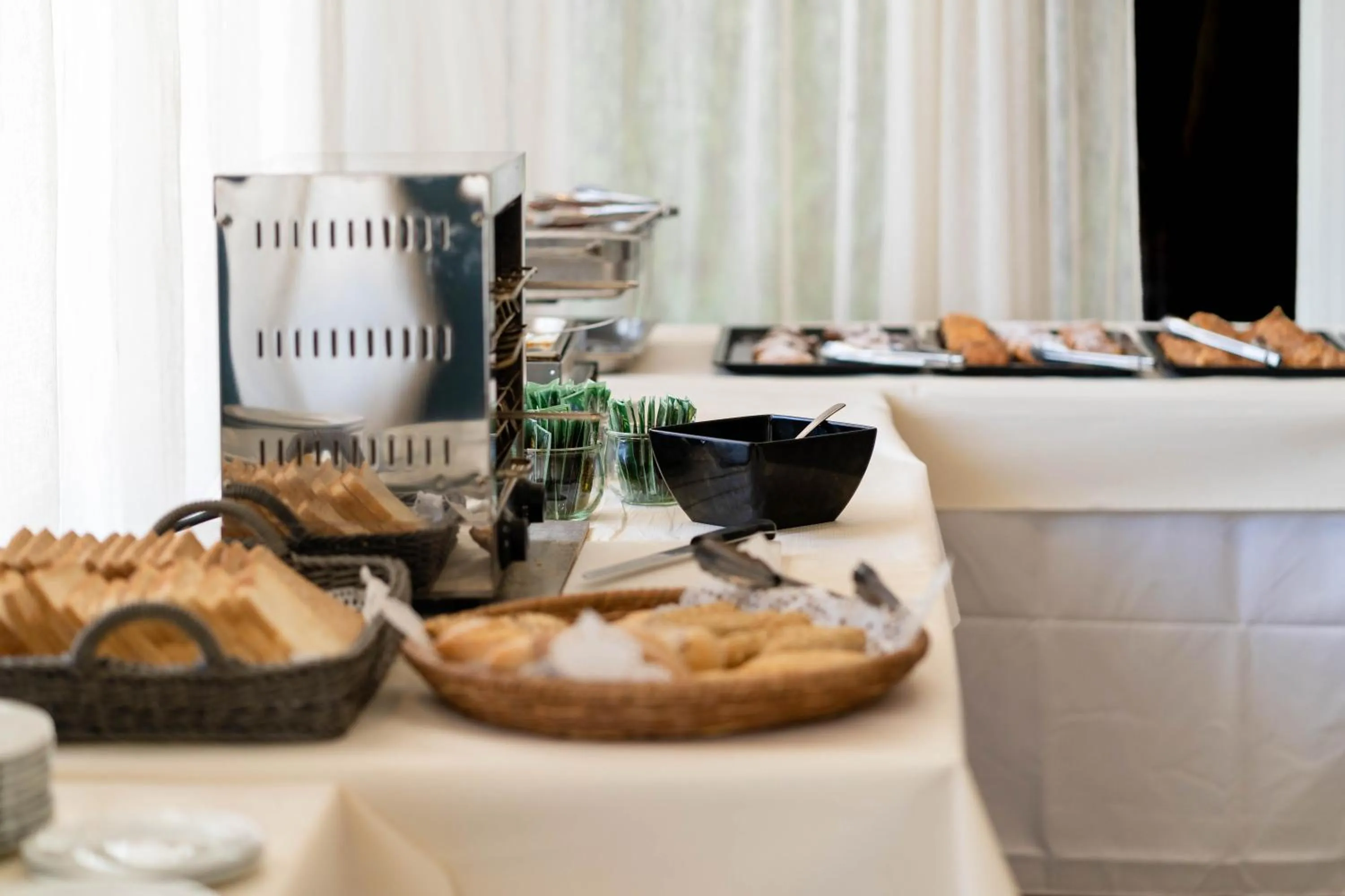 Buffet breakfast in Hotel Planas