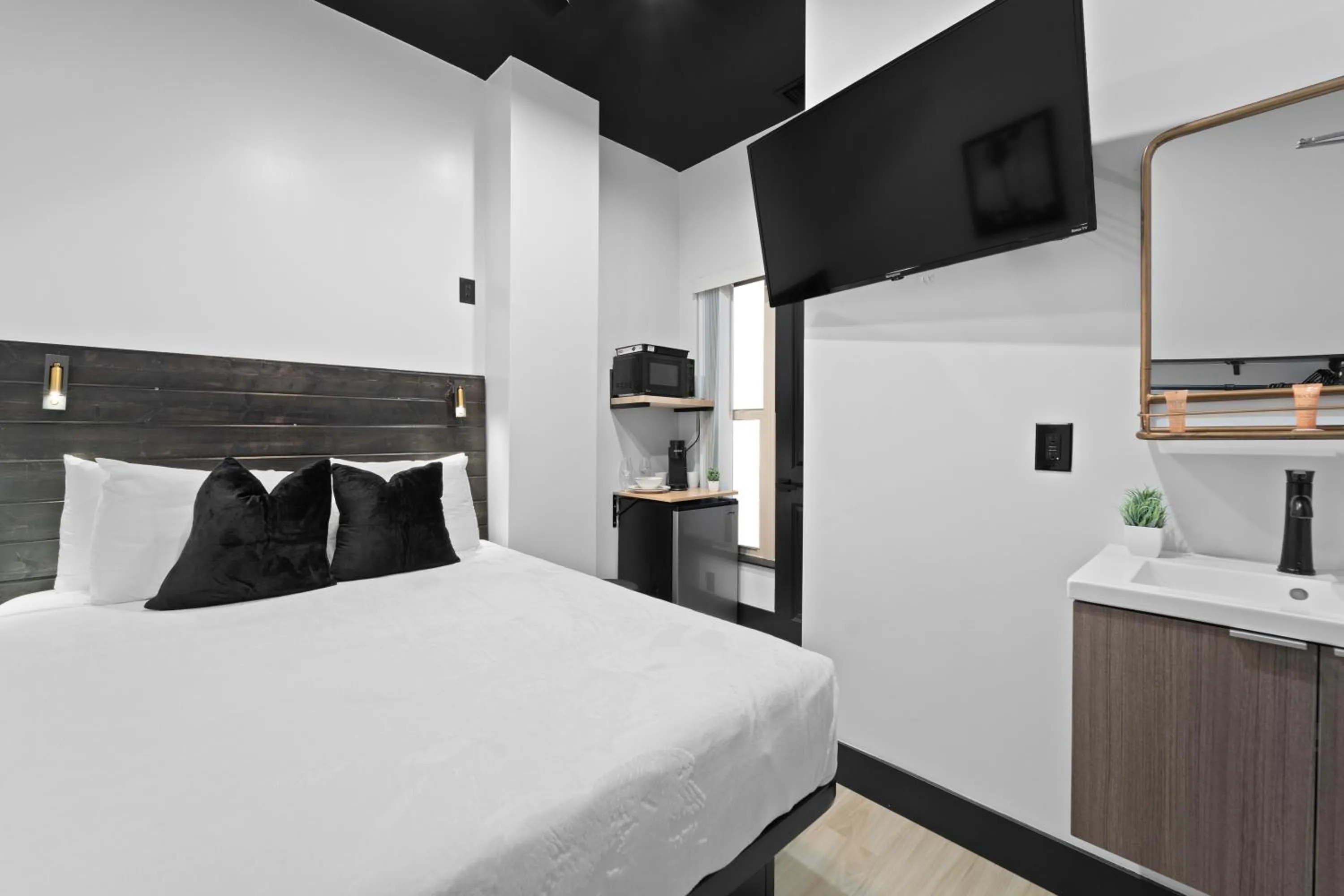 Balboa Park Hotel in Downtown Little Italy