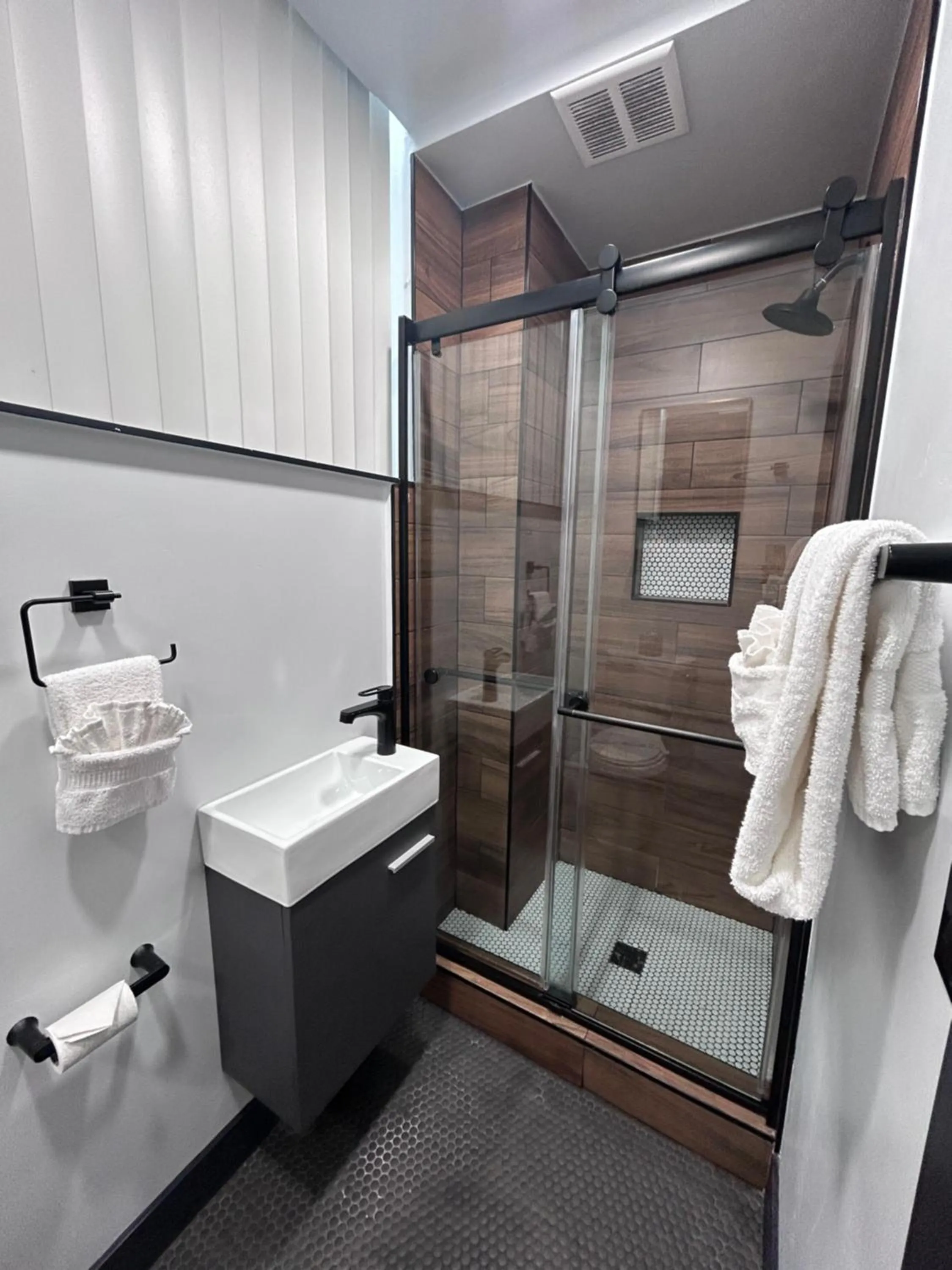 Shower in Balboa Park Hotel in Downtown Little Italy