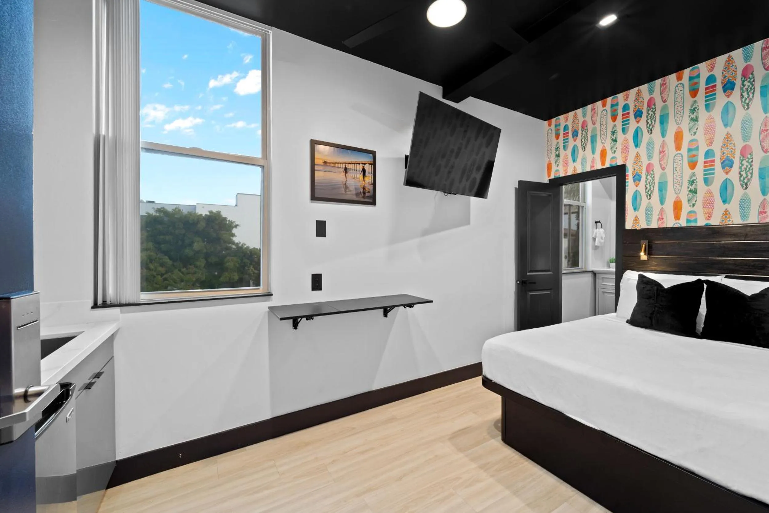 Bed in Balboa Park Hotel in Downtown Little Italy