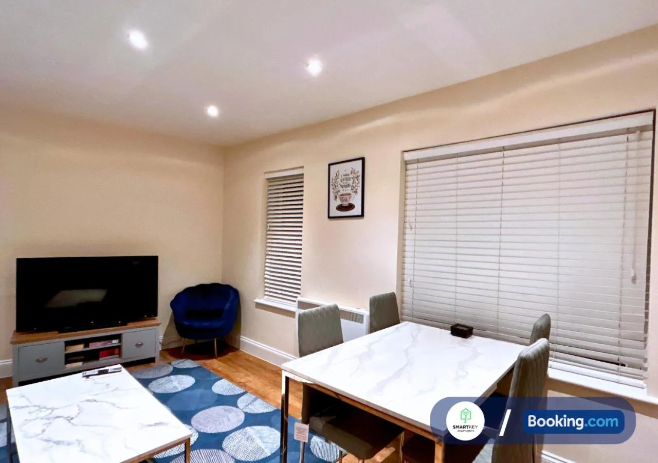 Stylish 1 bedroom flat with free parking
