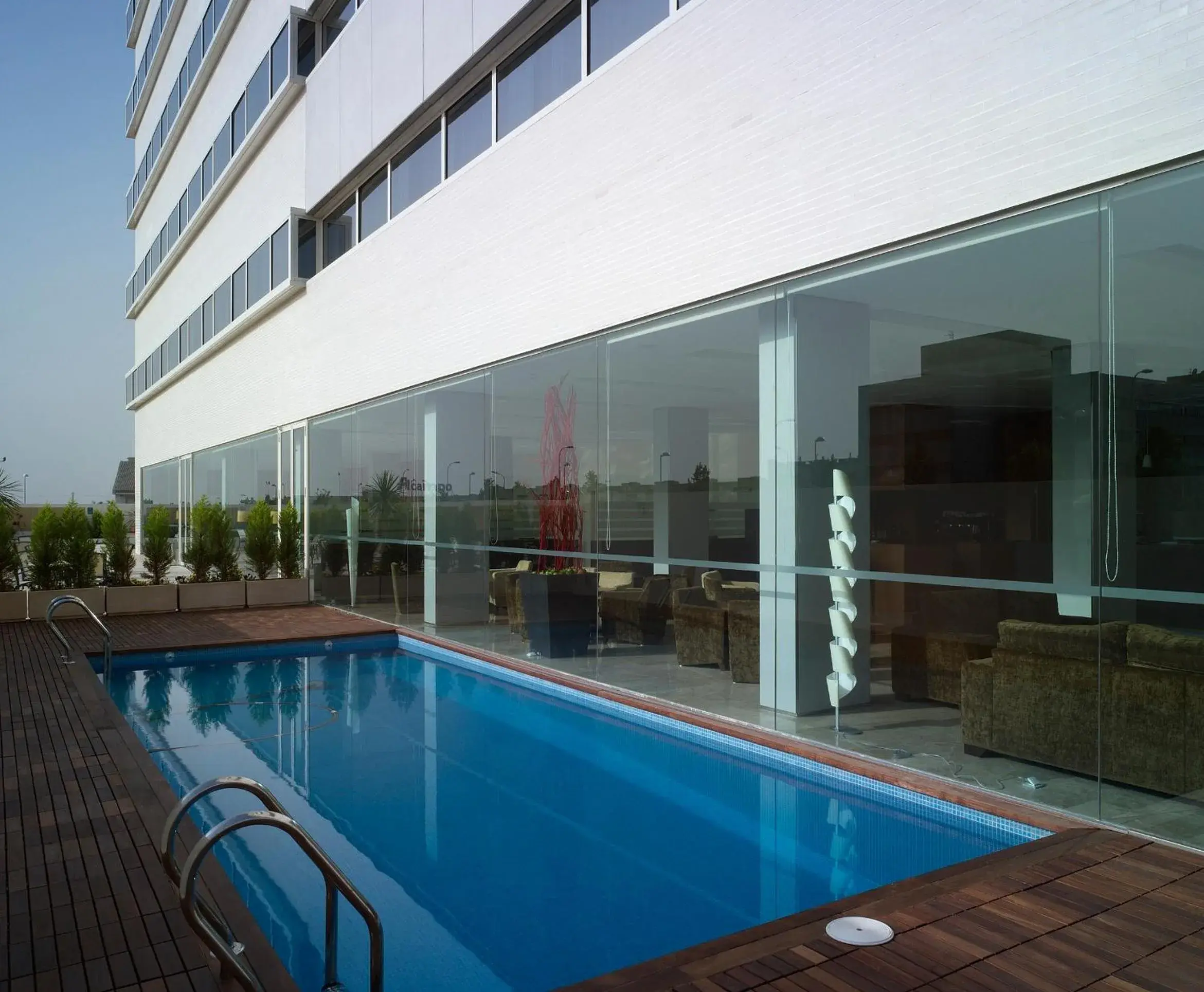 Swimming pool in Hotel Xon's Valencia Swimming pool in Hotel Xon's Valencia