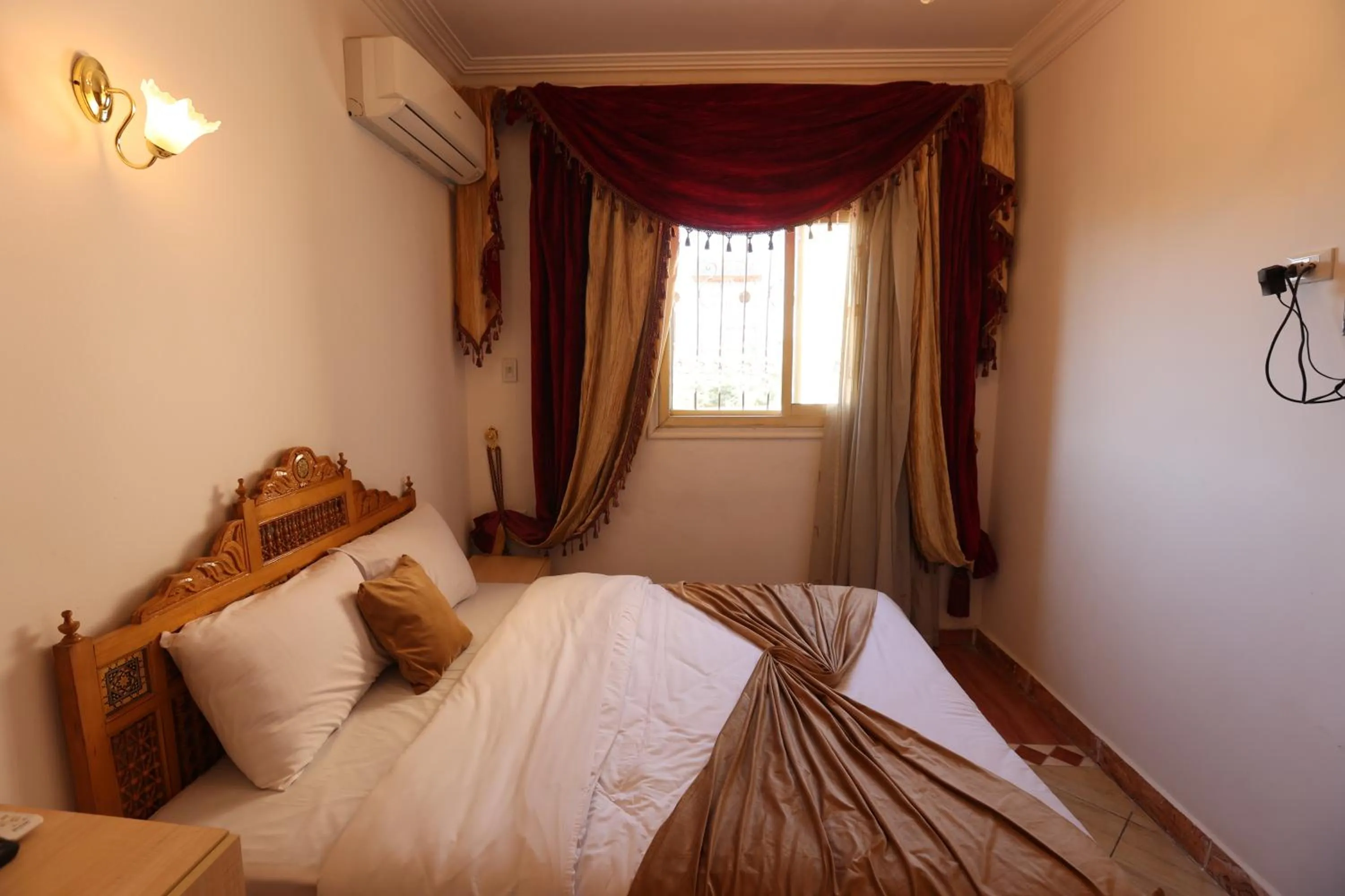 Bed in Eagles Pyramids View