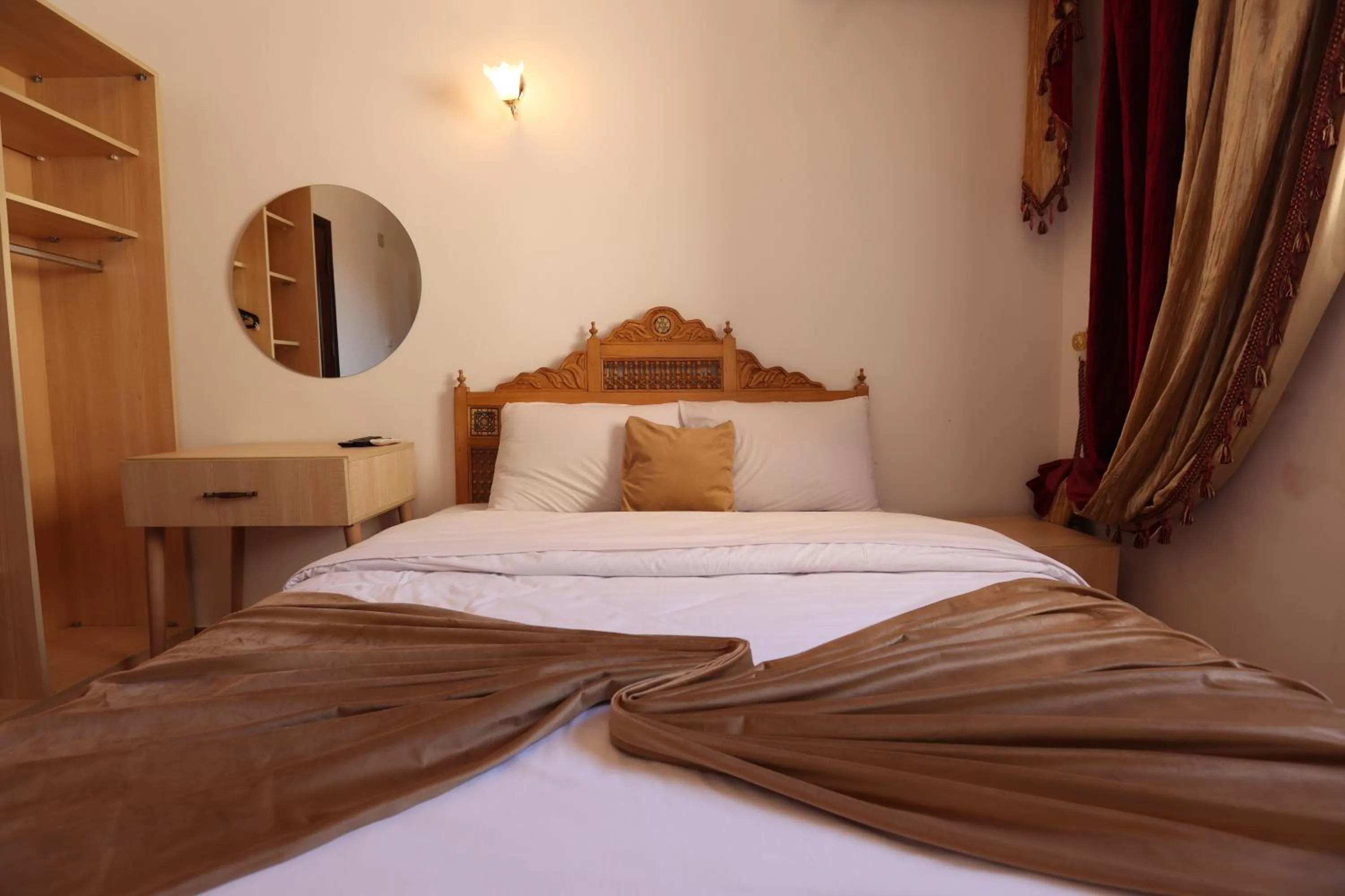 Bed in Eagles Pyramids View