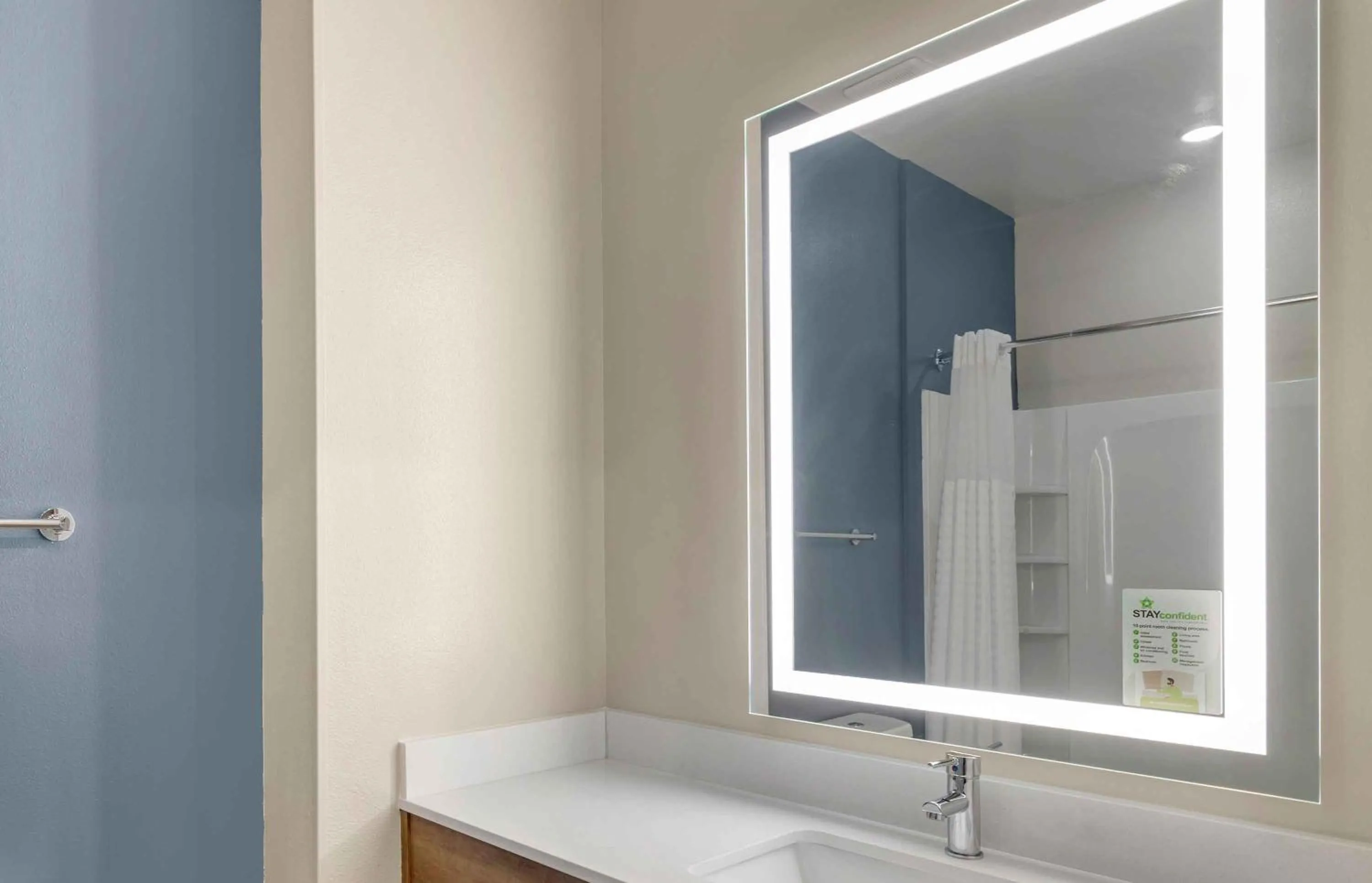 Bathroom in Extended Stay America Suites - Atlanta - McDonough