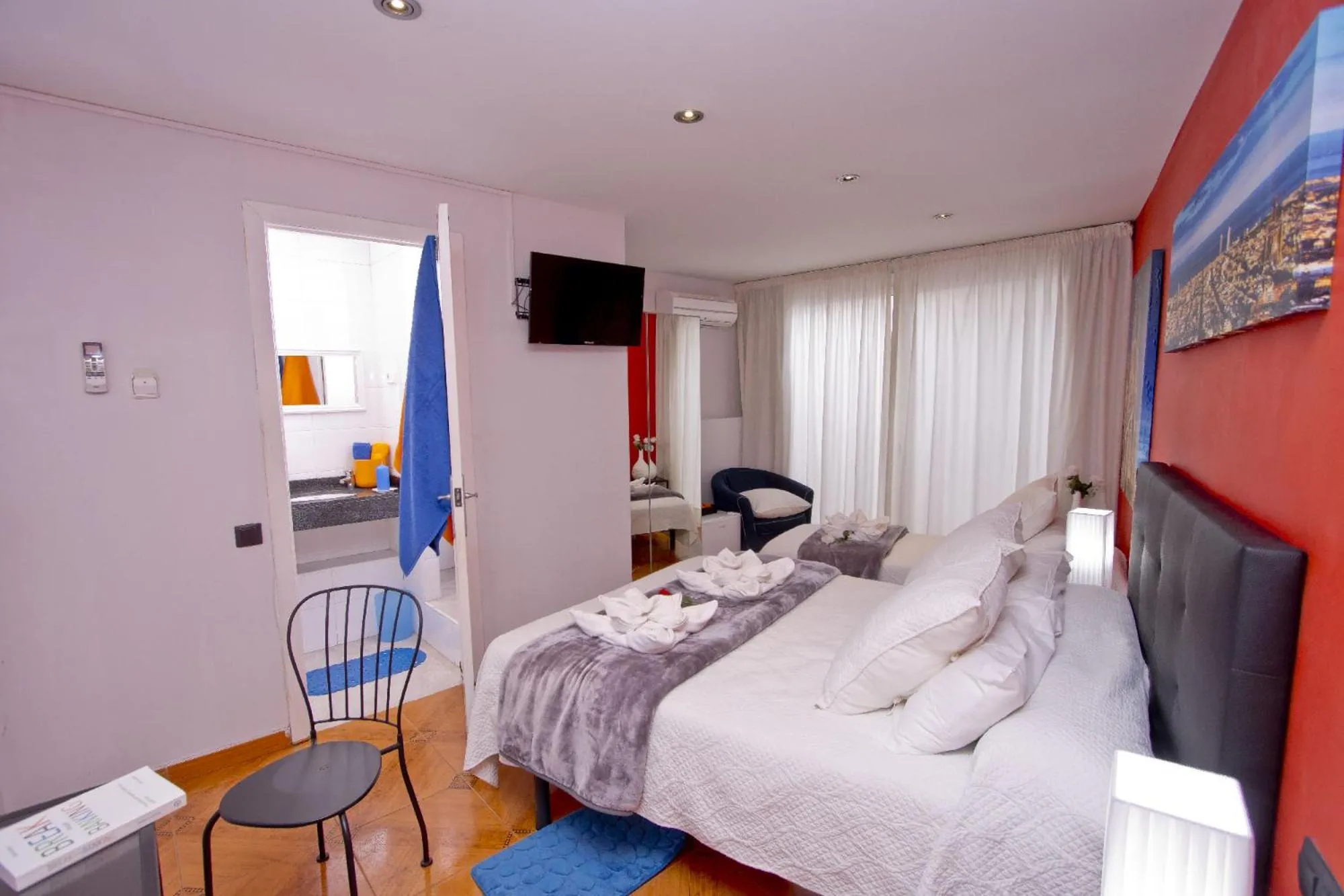 Bed in Barcelona City Centre Hostal