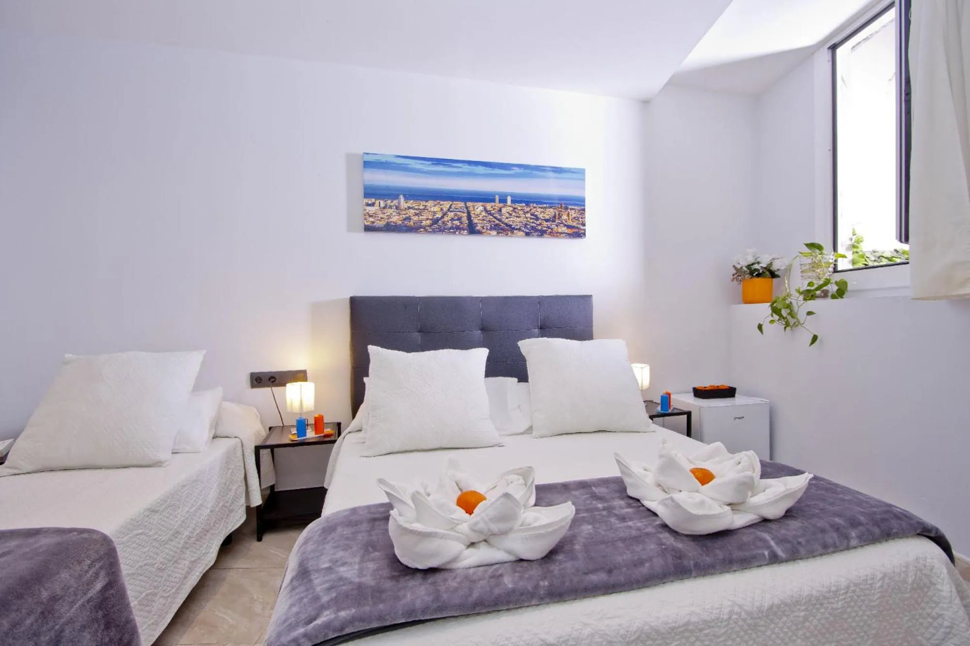 Bed in Barcelona City Centre Hostal