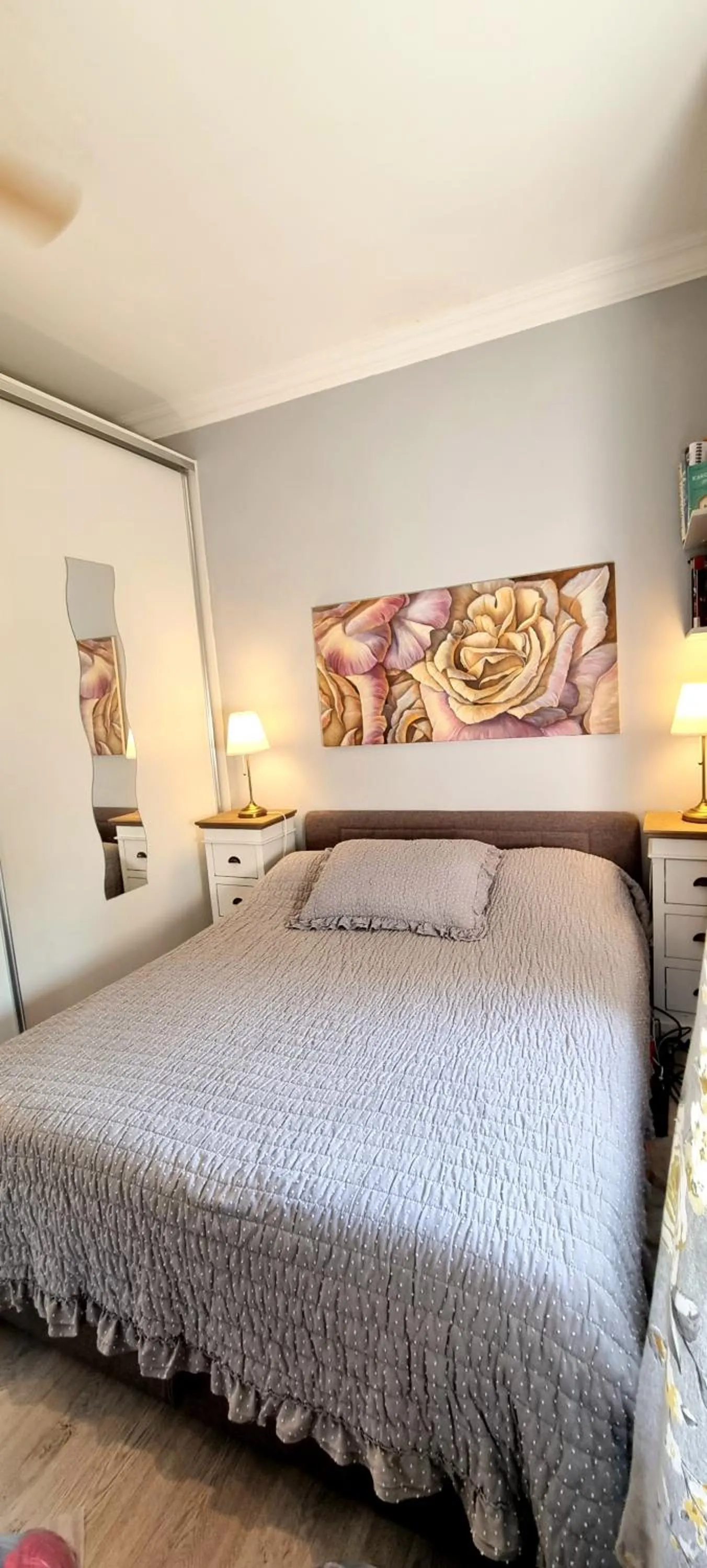 Bed in Beach apartment Suzy&Demi