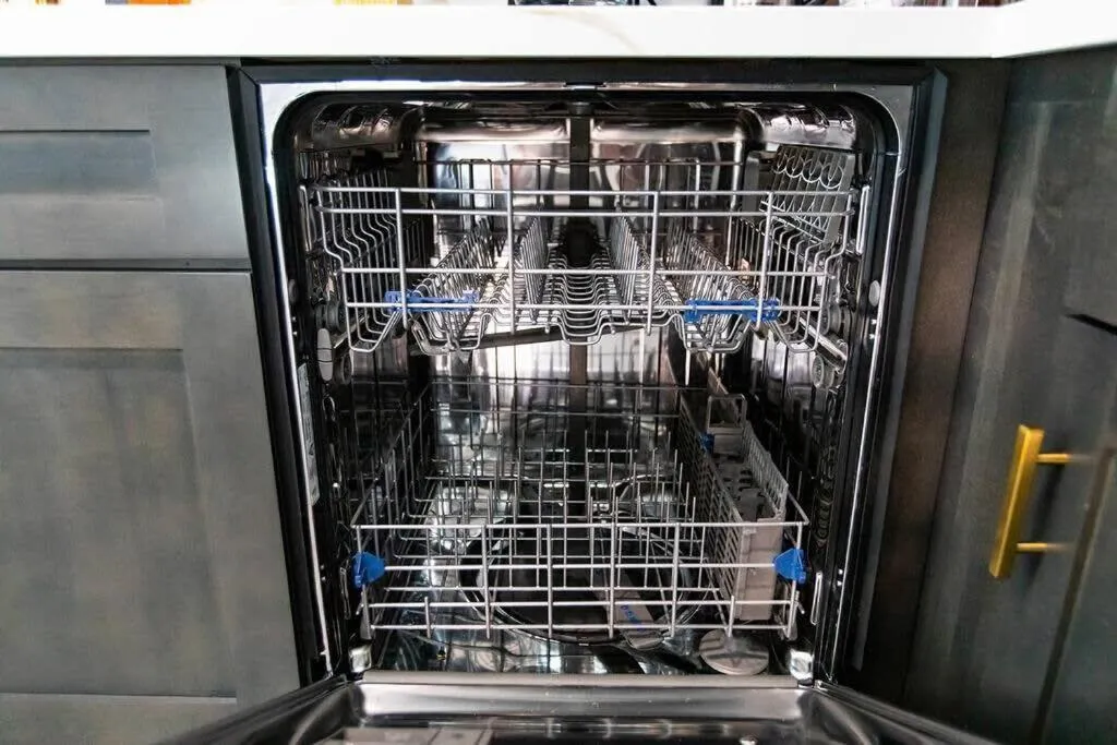 Walk 2 Restaurants & Bars-Relax on Private Patio