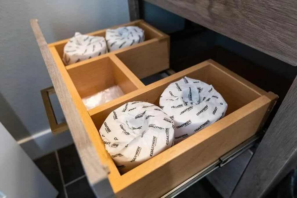 Walk 2 Restaurants & Bars-Relax on Private Patio