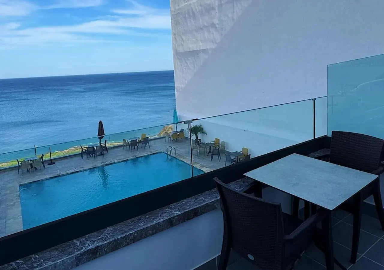 Single Room with Balcony in Hôtel Fnideq Senator Single Room with Balcony in Hôtel Fnideq Senator