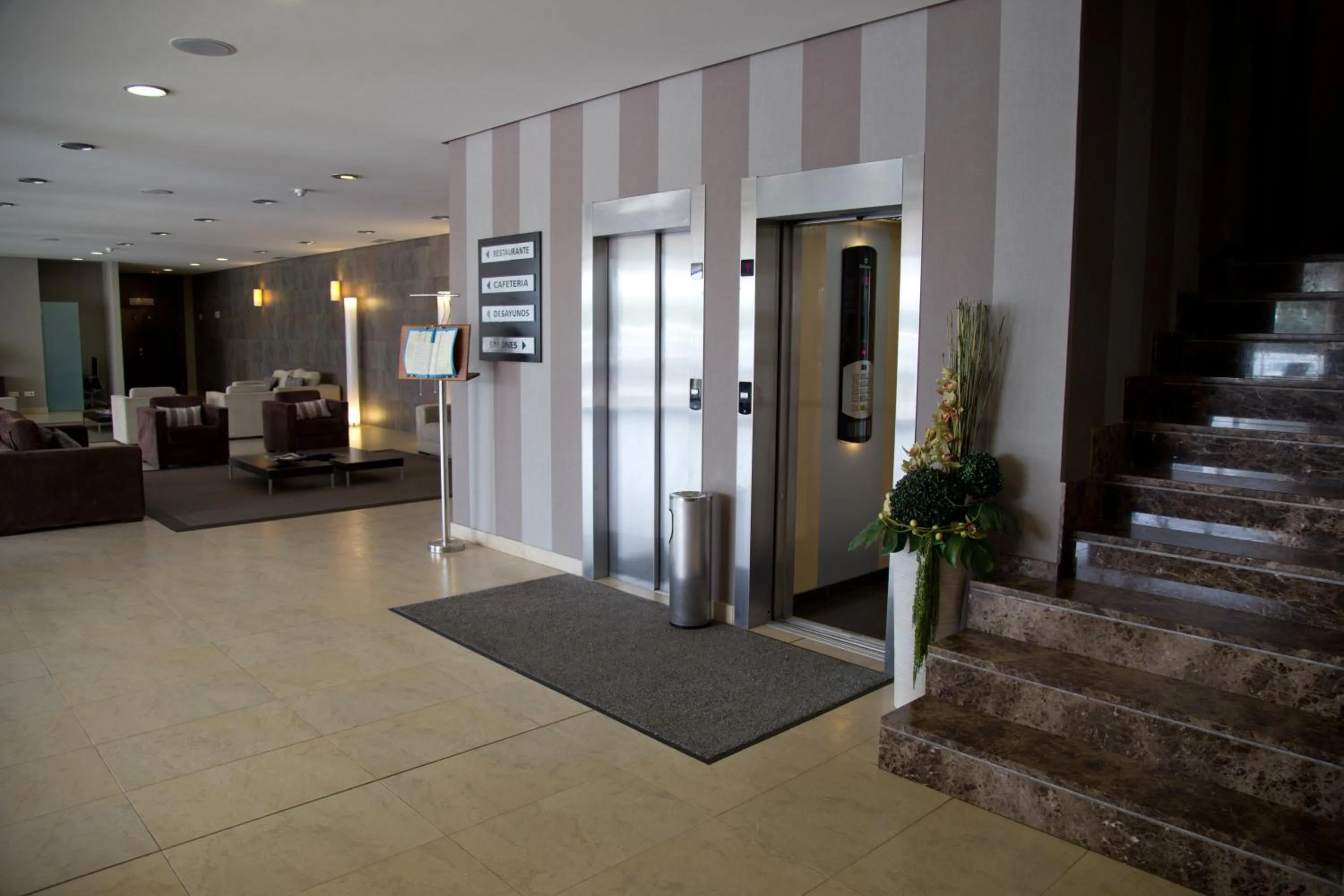 Lobby or reception in Hq La Galeria