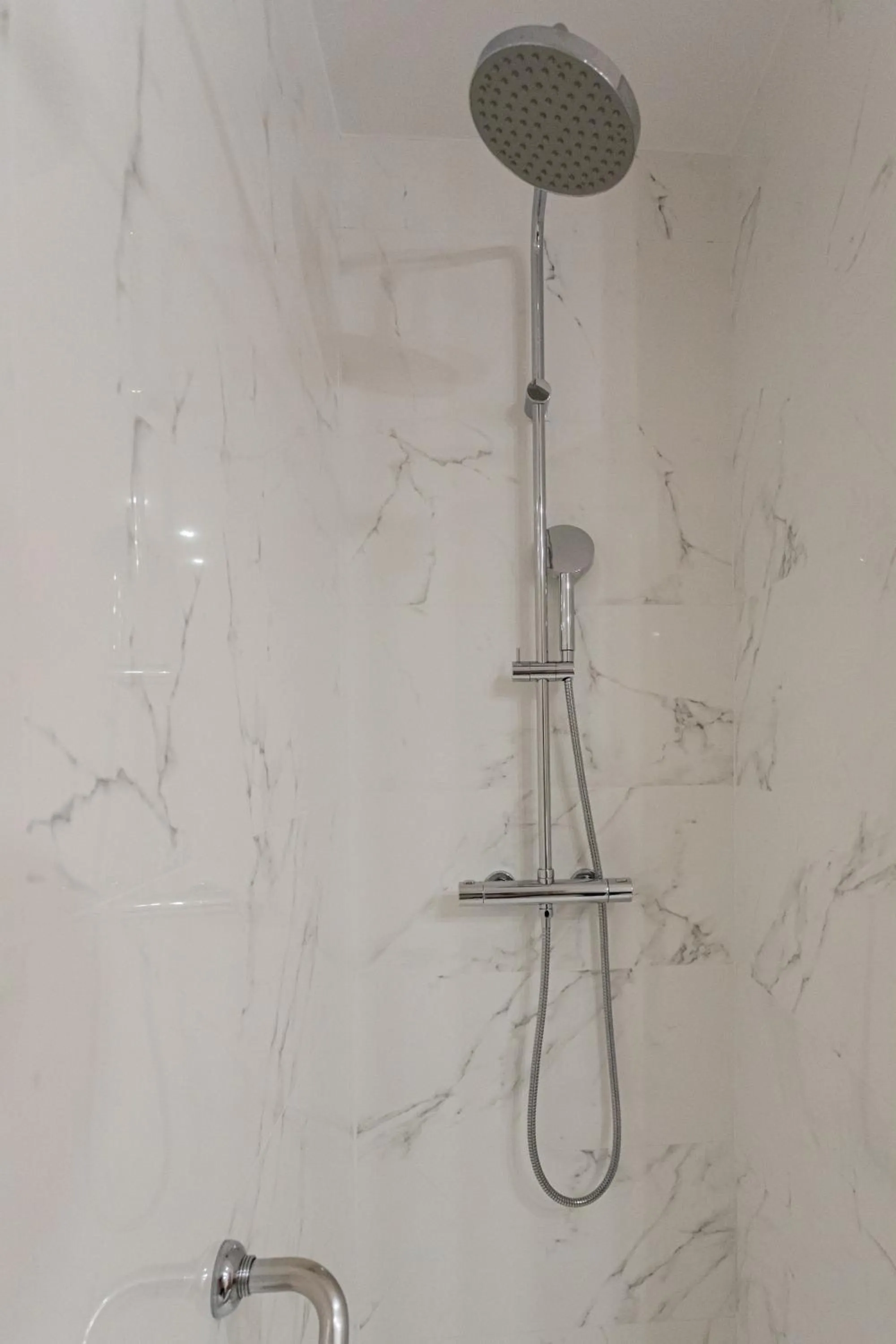 Shower in Hq La Galeria