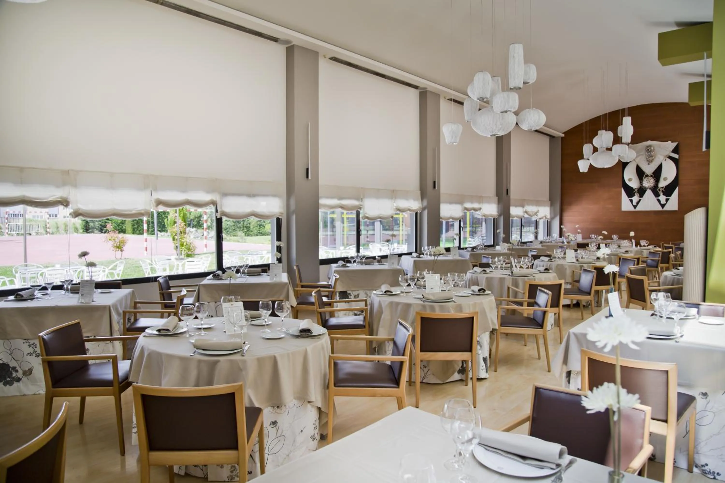 Restaurant/places to eat in Hq La Galeria