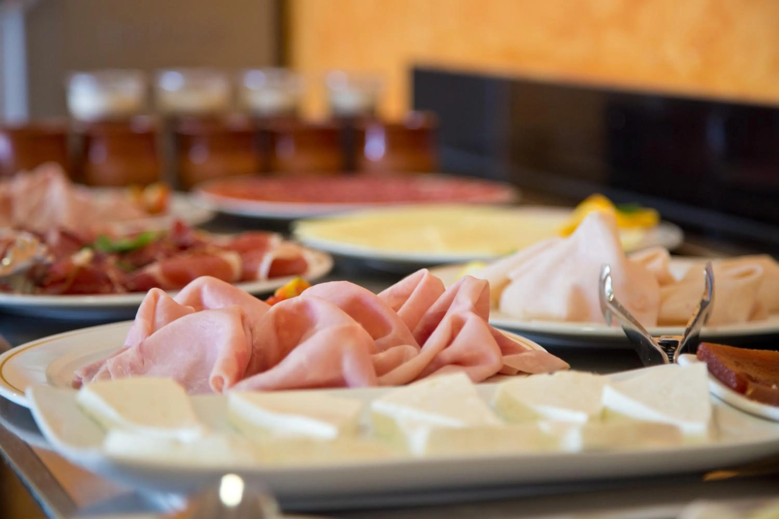 Buffet breakfast in Hq La Galeria