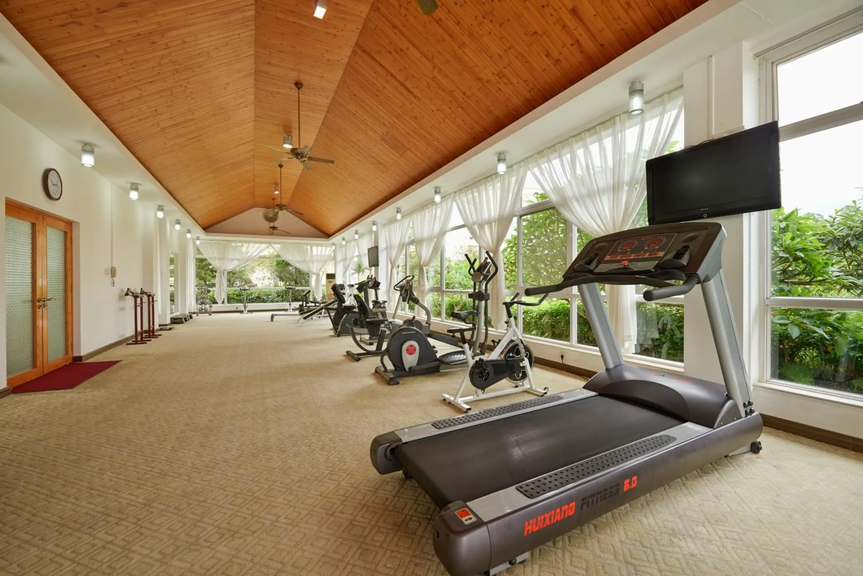 Fitness centre/facilities in Khách sạn Quốc tế Lợi Lai - Li Lai International Hotel Fitness centre/facilities in Khách sạn Quốc tế Lợi Lai - Li Lai International Hotel