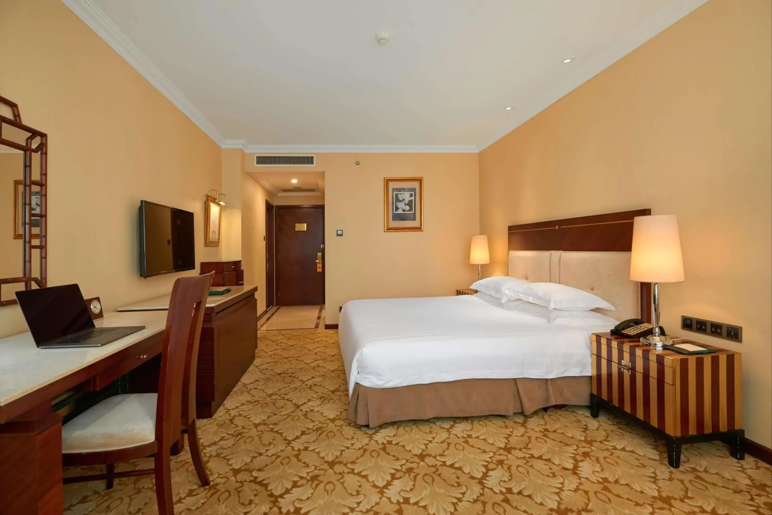 Bedroom, Bed in Khách sạn Quốc tế Lợi Lai - Li Lai International Hotel Bedroom, Bed in Khách sạn Quốc tế Lợi Lai - Li Lai International Hotel