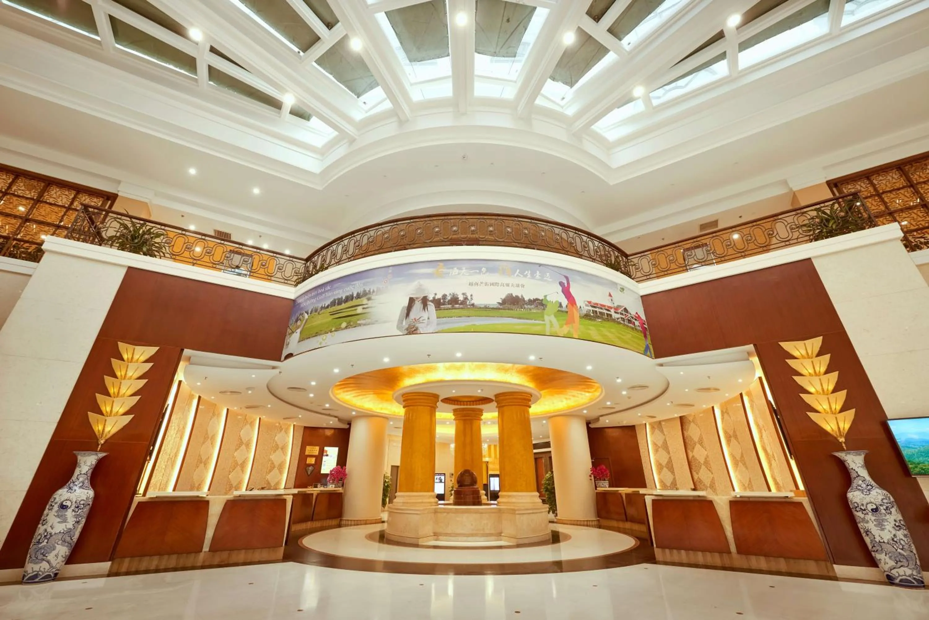 Property building in Khách sạn Quốc tế Lợi Lai - Li Lai International Hotel
