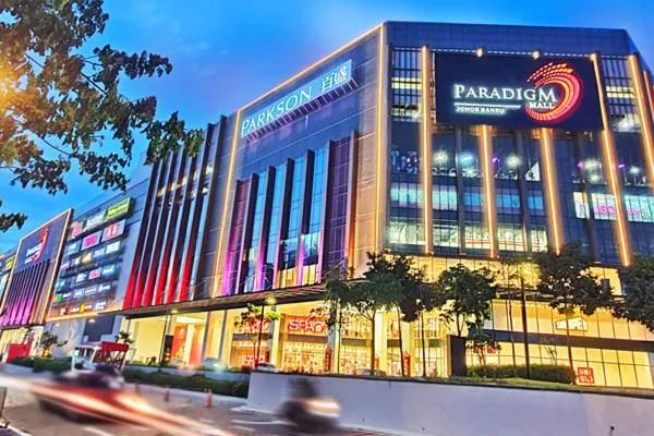 Property building in Paradigm Residence by RR JBcity