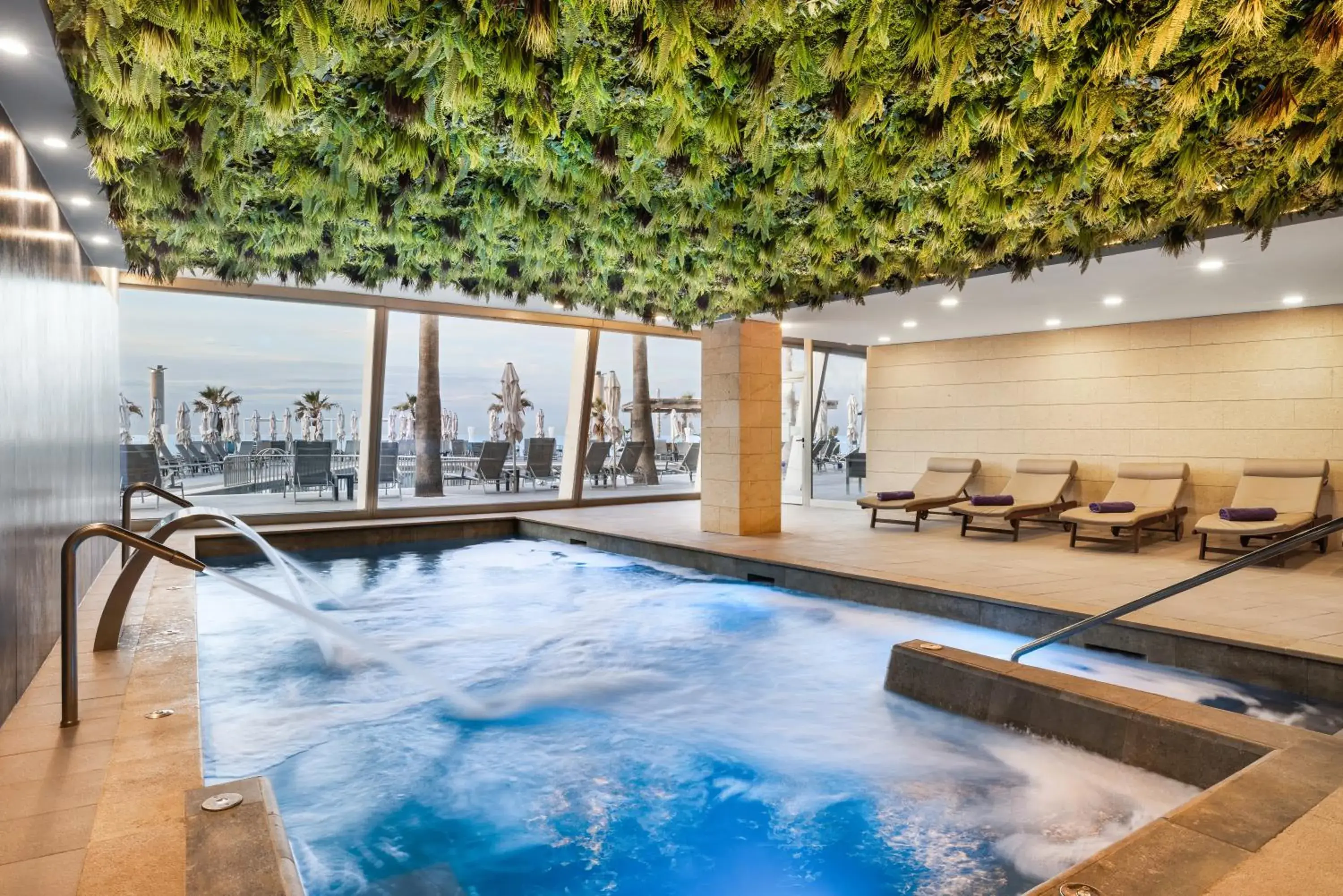 Swimming pool in Aparthotel Fontanellas Playa Swimming pool in Aparthotel Fontanellas Playa