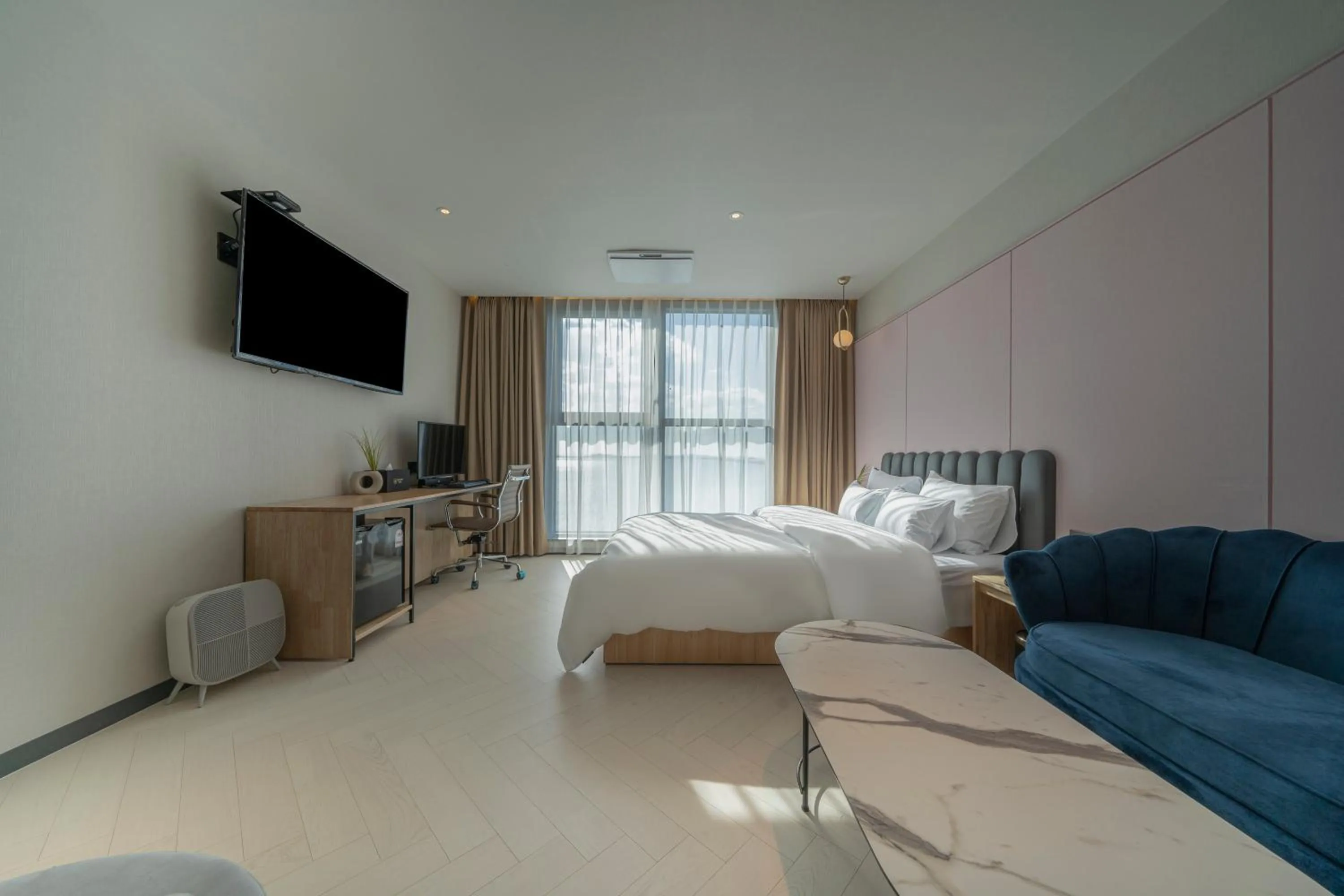 TV and multimedia in Brown Dot Siheung Geobuksum