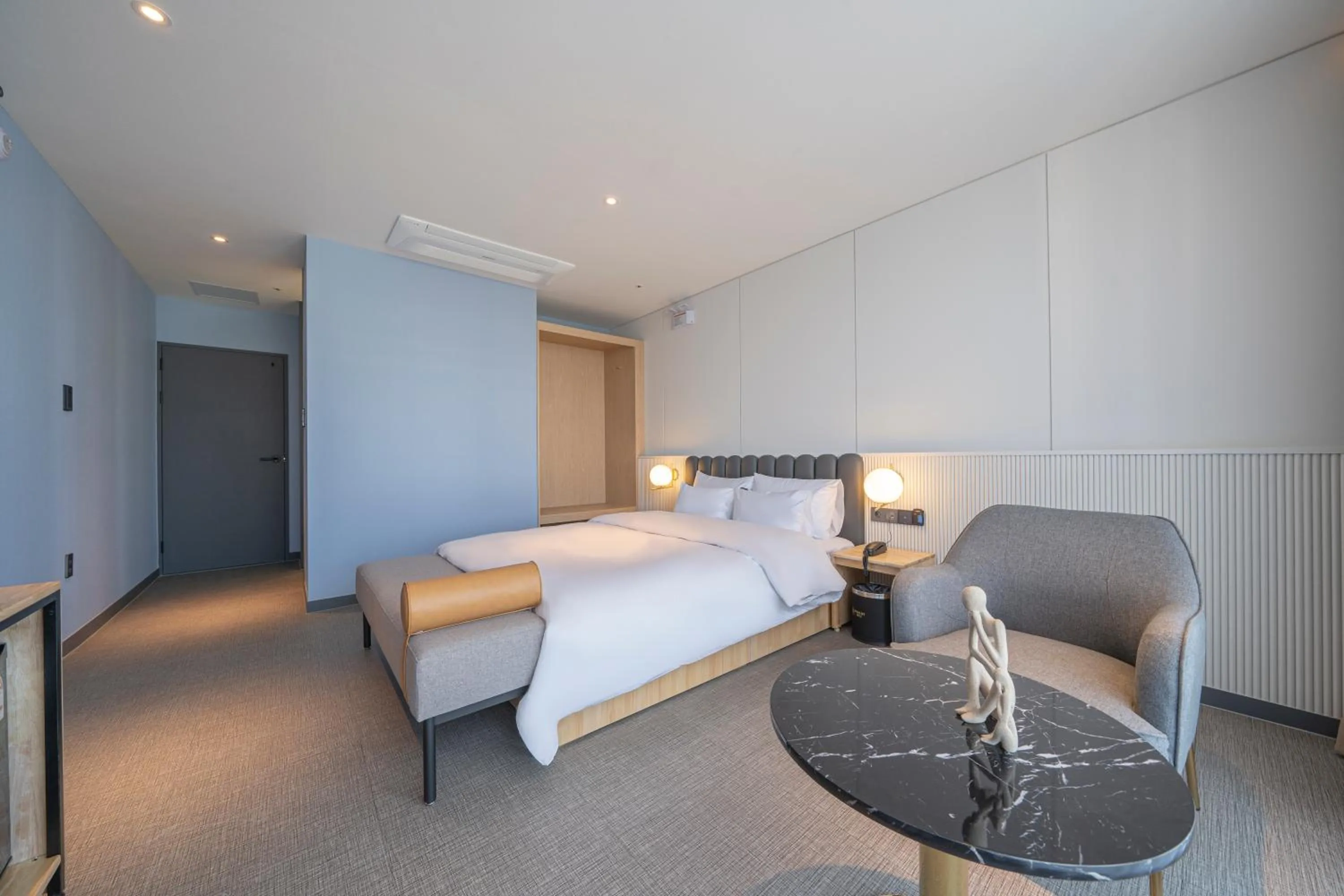 Photo of the whole room in Brown Dot Siheung Geobuksum