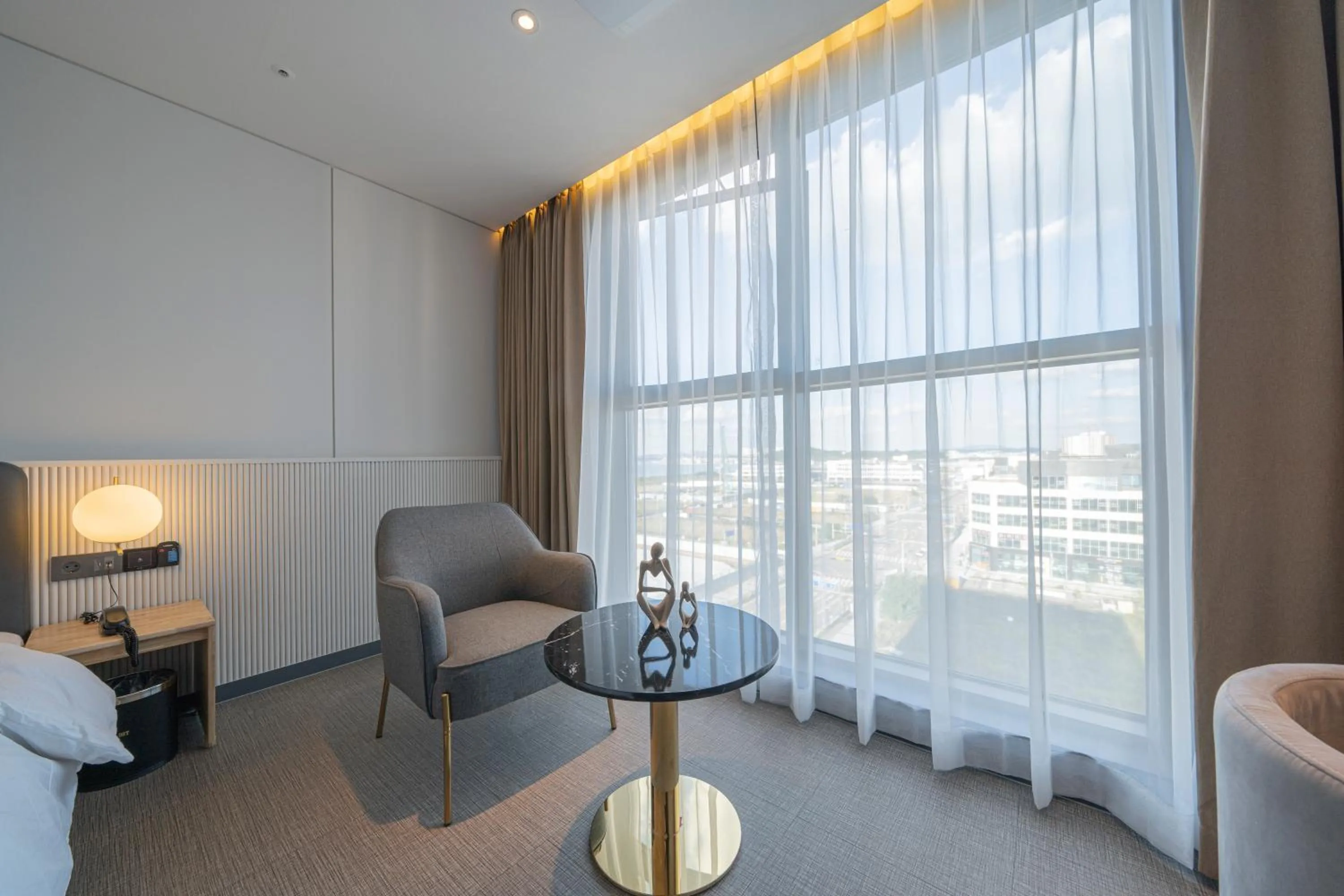 TV and multimedia in Brown Dot Siheung Geobuksum