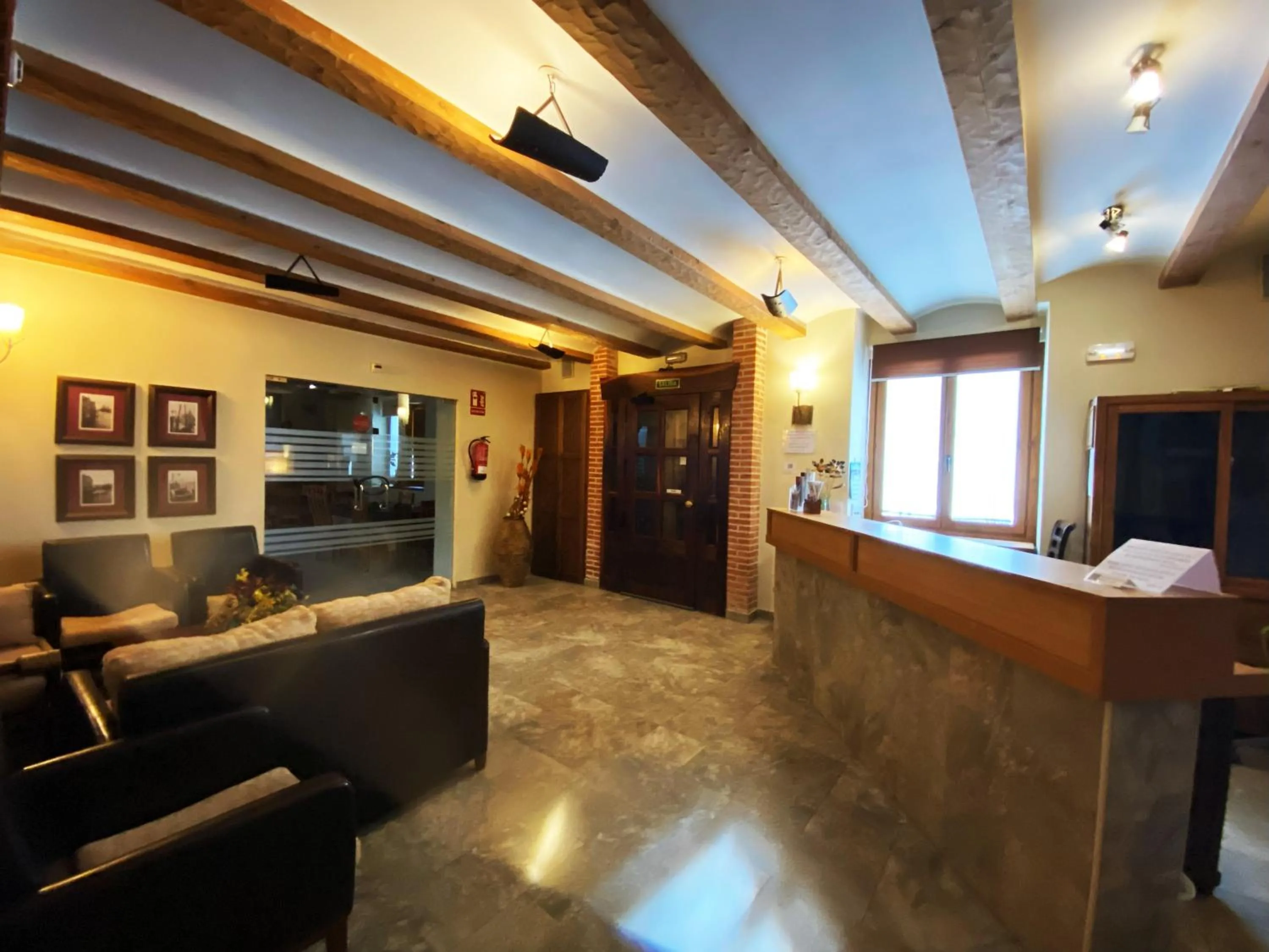 Lobby or reception in HOTEL EL RASTRO - Palacio Duque de Tamames -