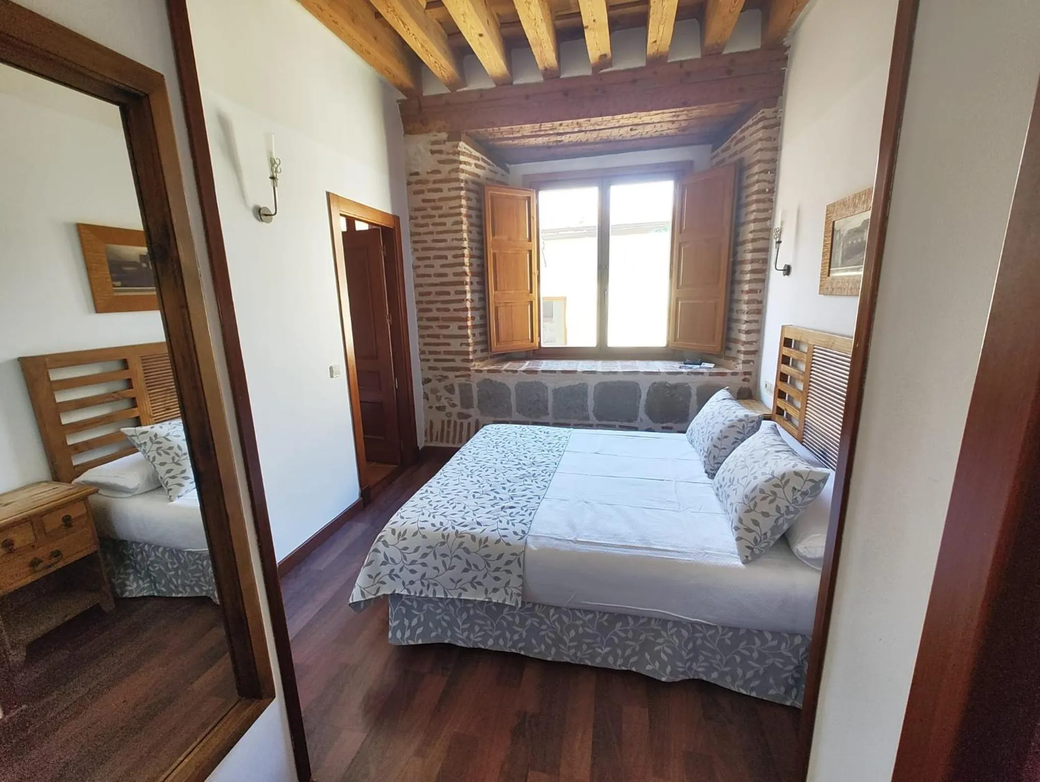 Bed in HOTEL EL RASTRO - Palacio Duque de Tamames -