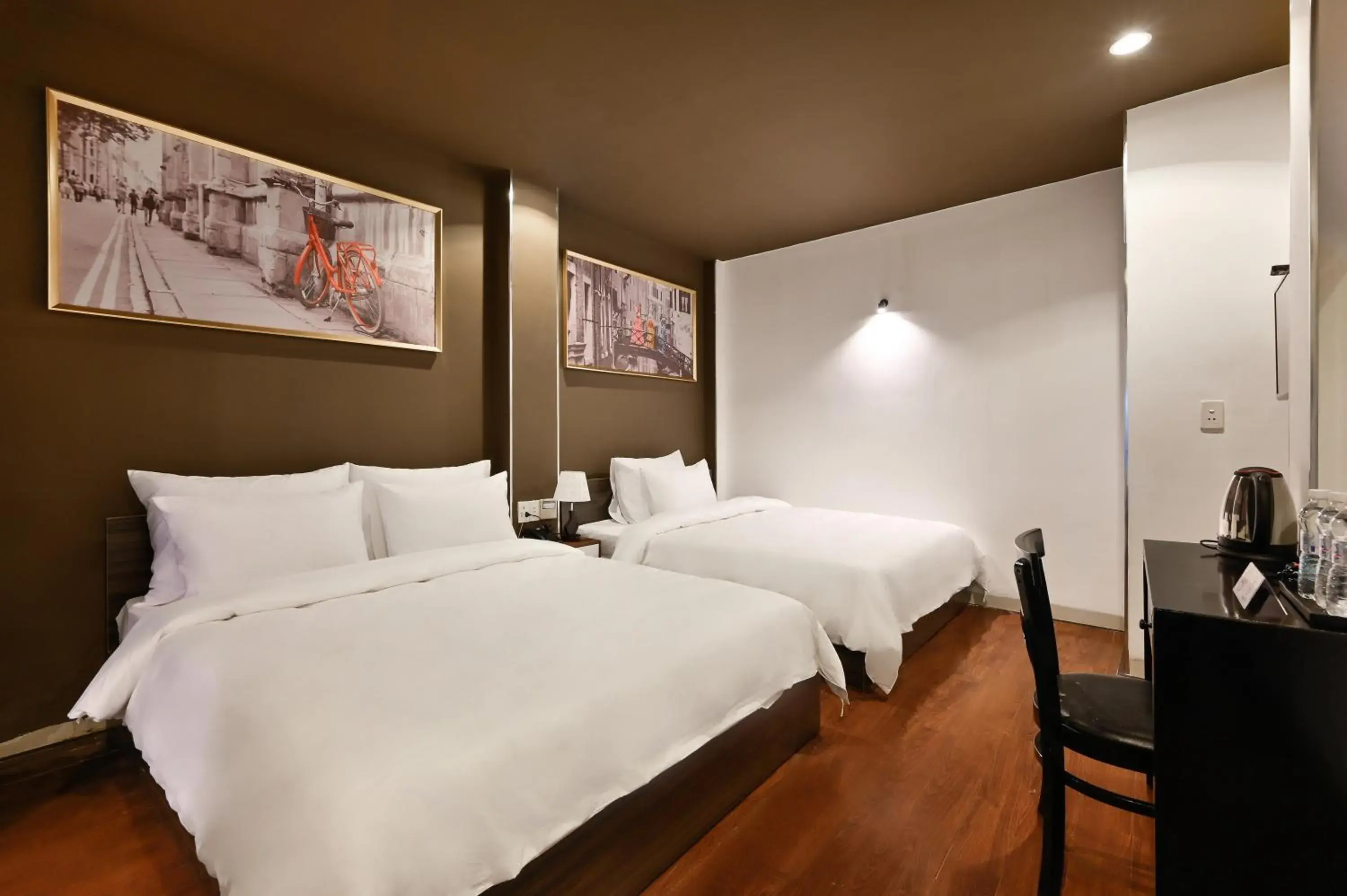 Bed in The Noble Swan Hotel New World Bed in The Noble Swan Hotel New World