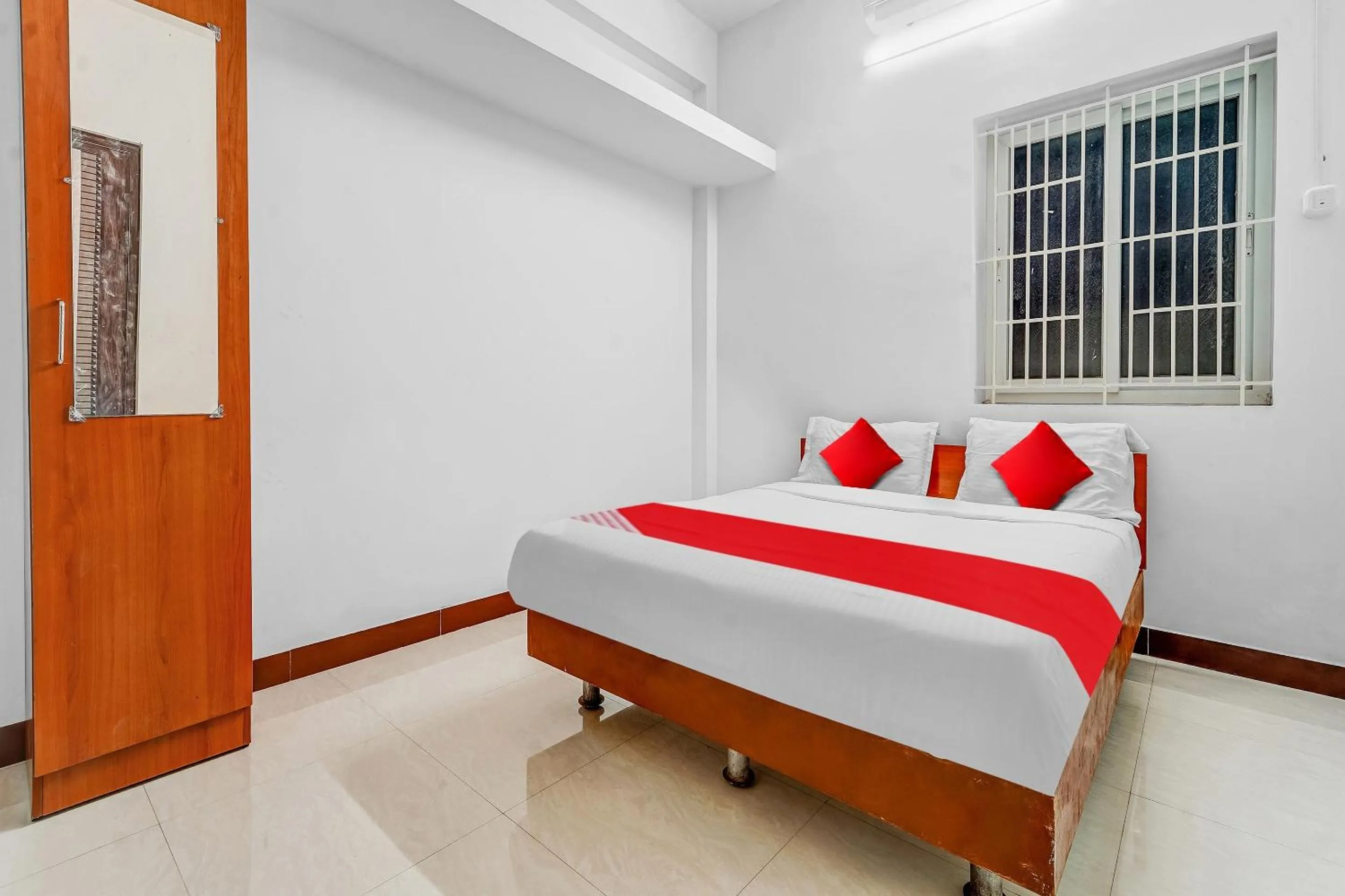 Bedroom, Bed in Hotel O Crown Tower