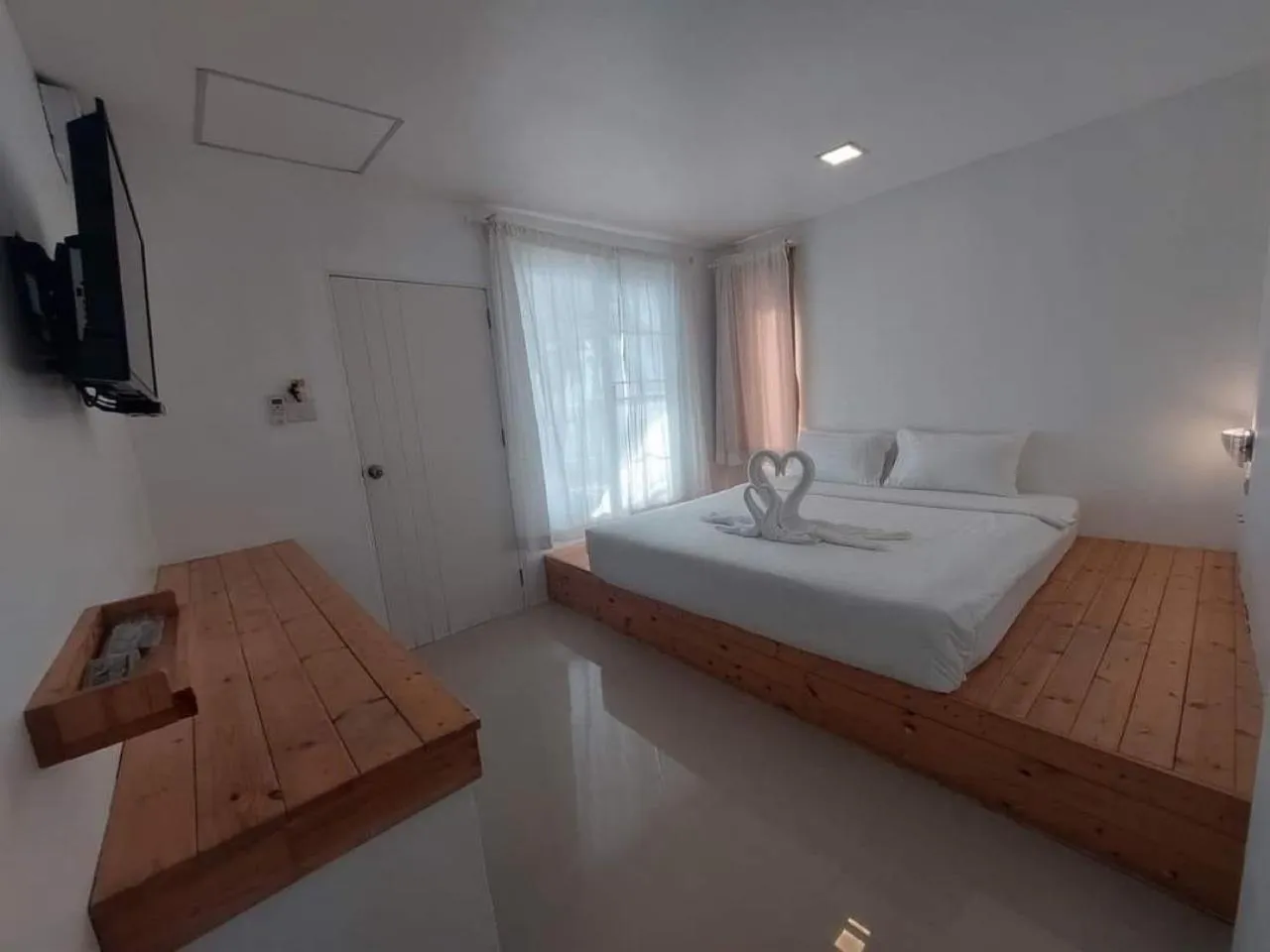 Bedroom, Bed in White house bailan resort