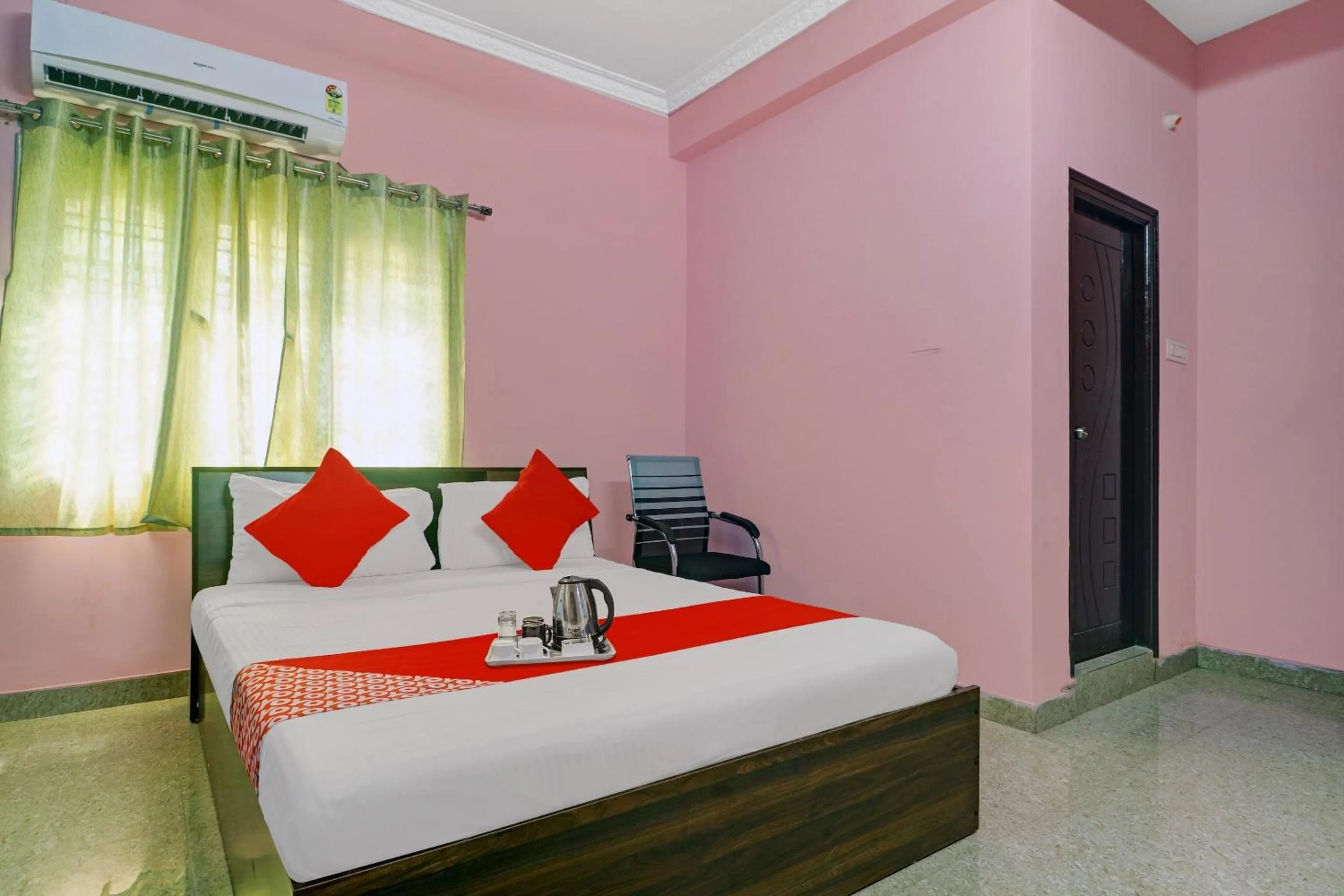 Bedroom, Bed in Hotel O S V Residency Kajaguda Near Gachibowli