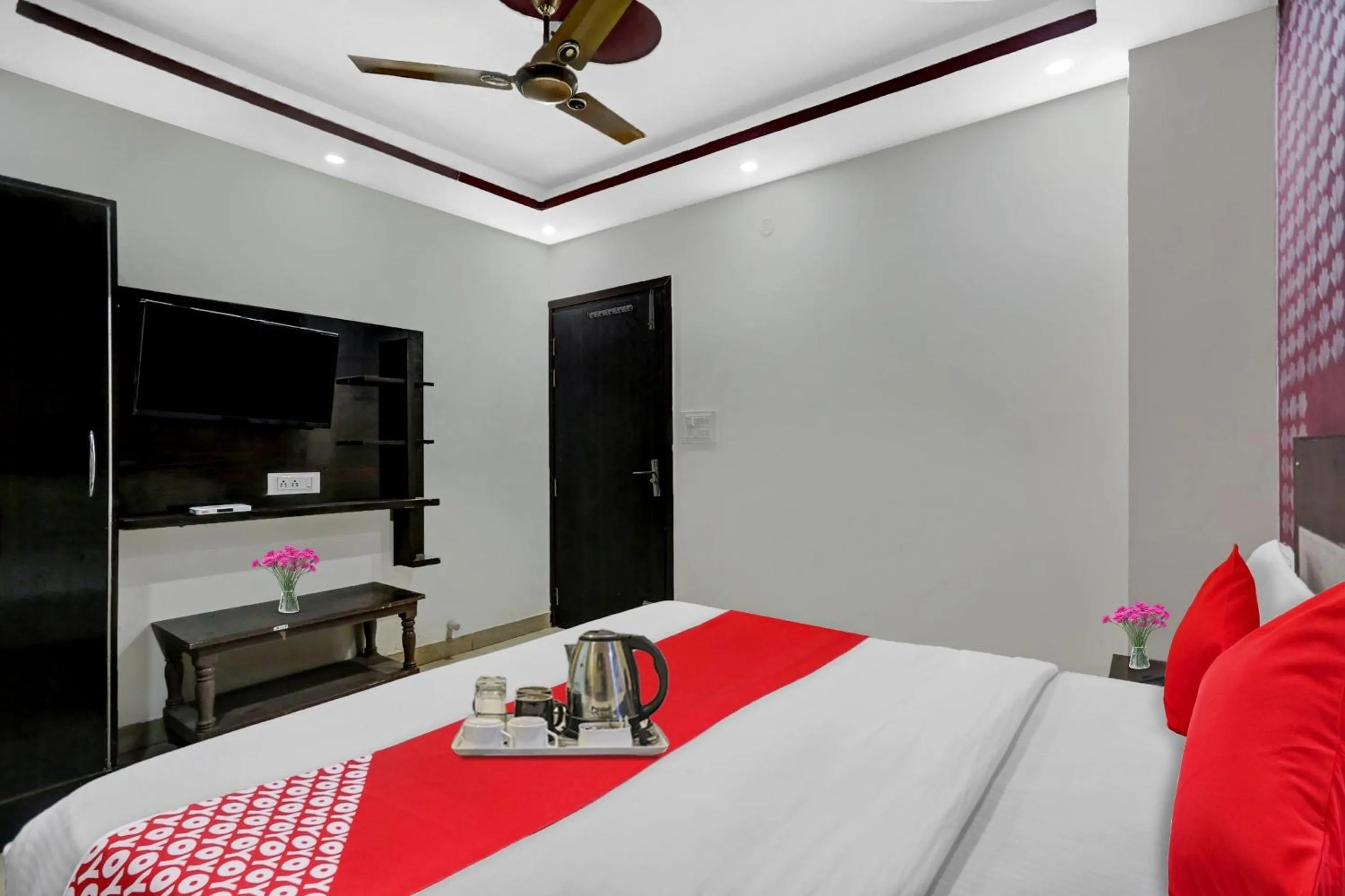 Bedroom, Bed in Super Hotel O Hotel Blue Orchid