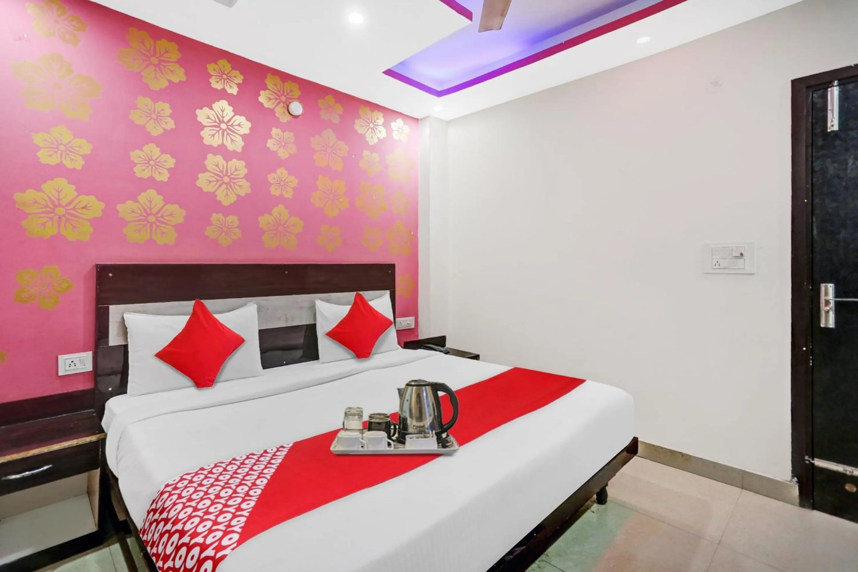 Bedroom, Bed in Super Hotel O Hotel Blue Orchid