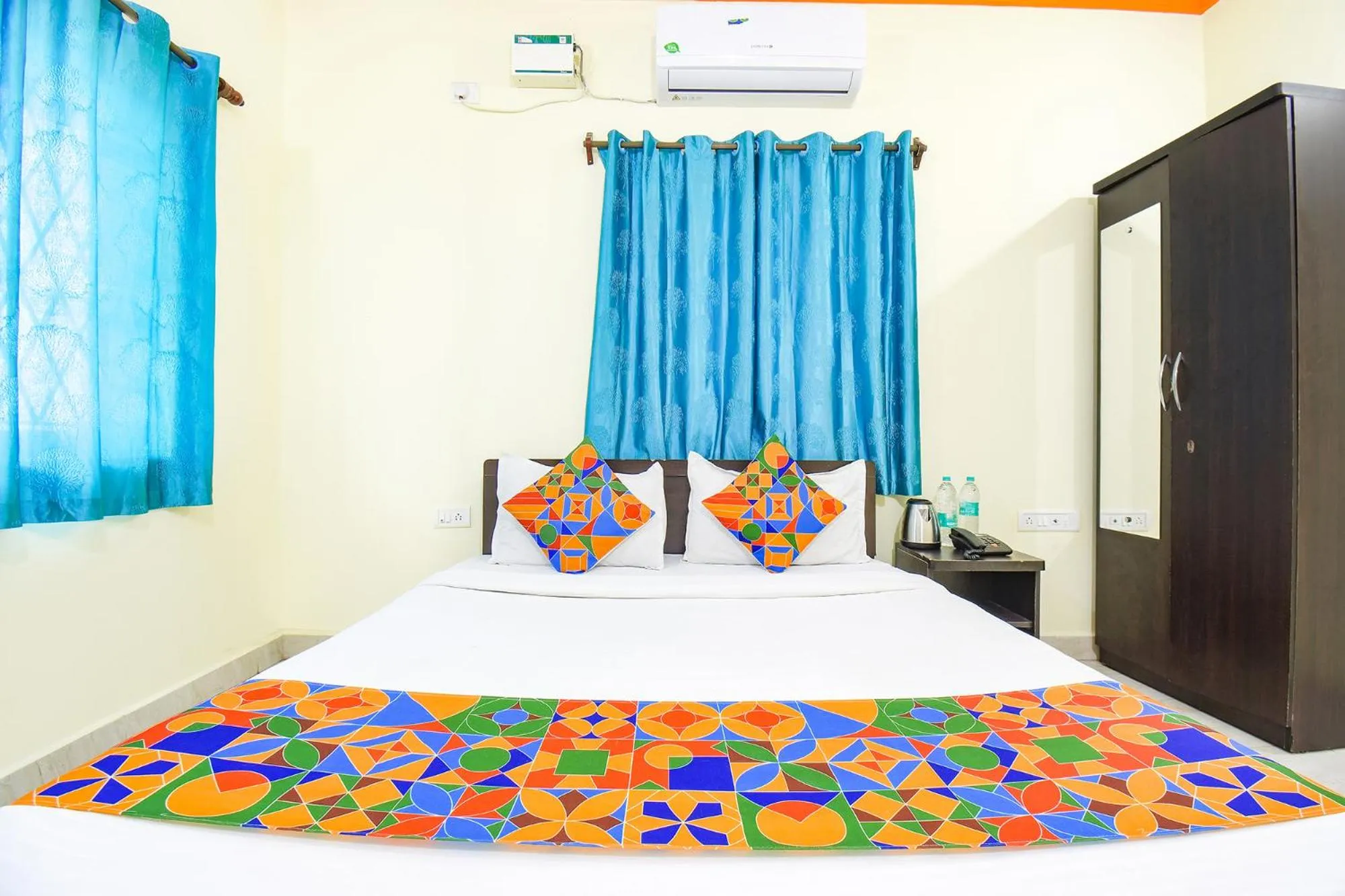 Bed in Via Shanel Beachside Resort - Tito's lane, Baga Beach