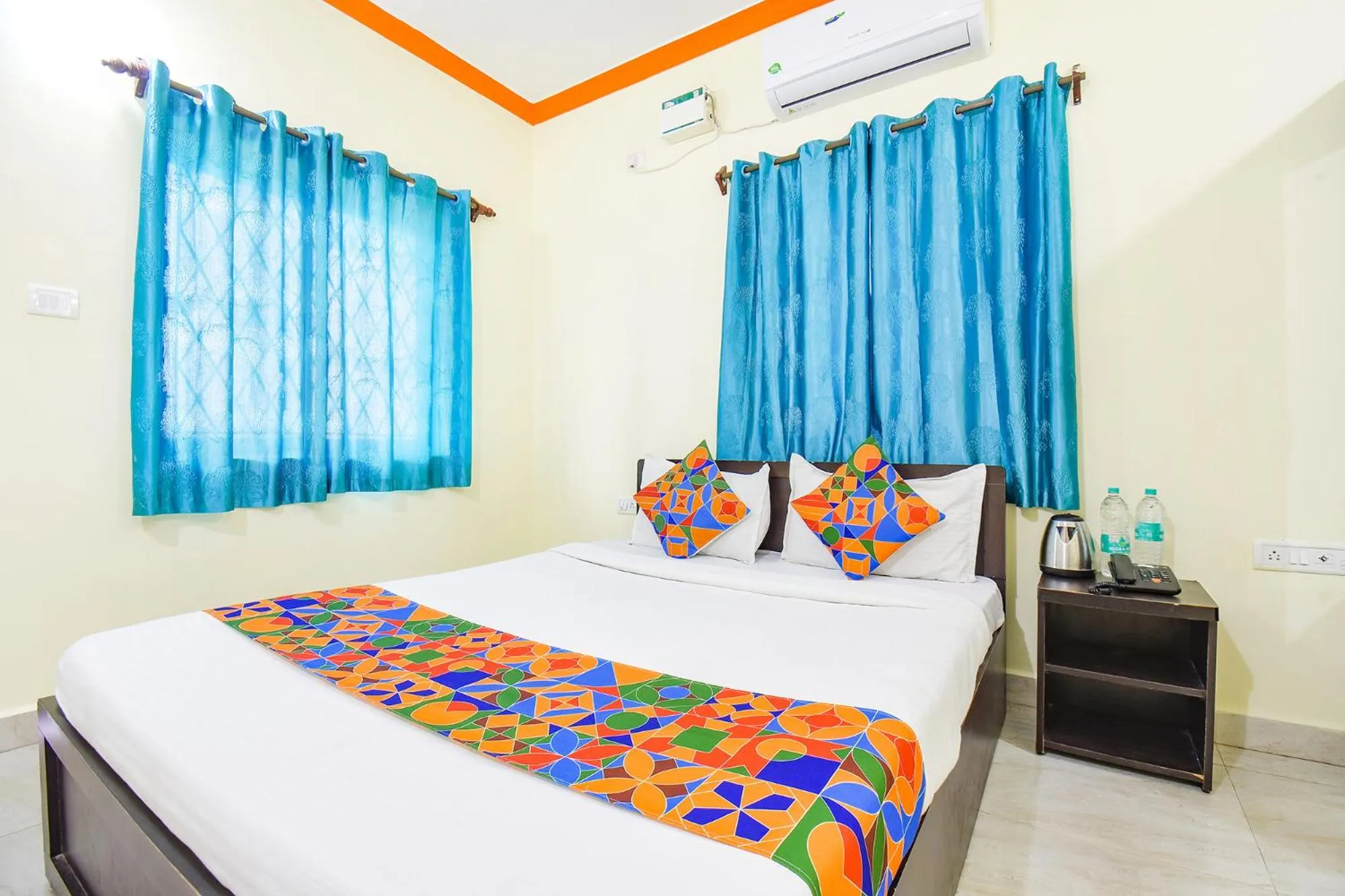 Bed in Via Shanel Beachside Resort - Tito's lane, Baga Beach