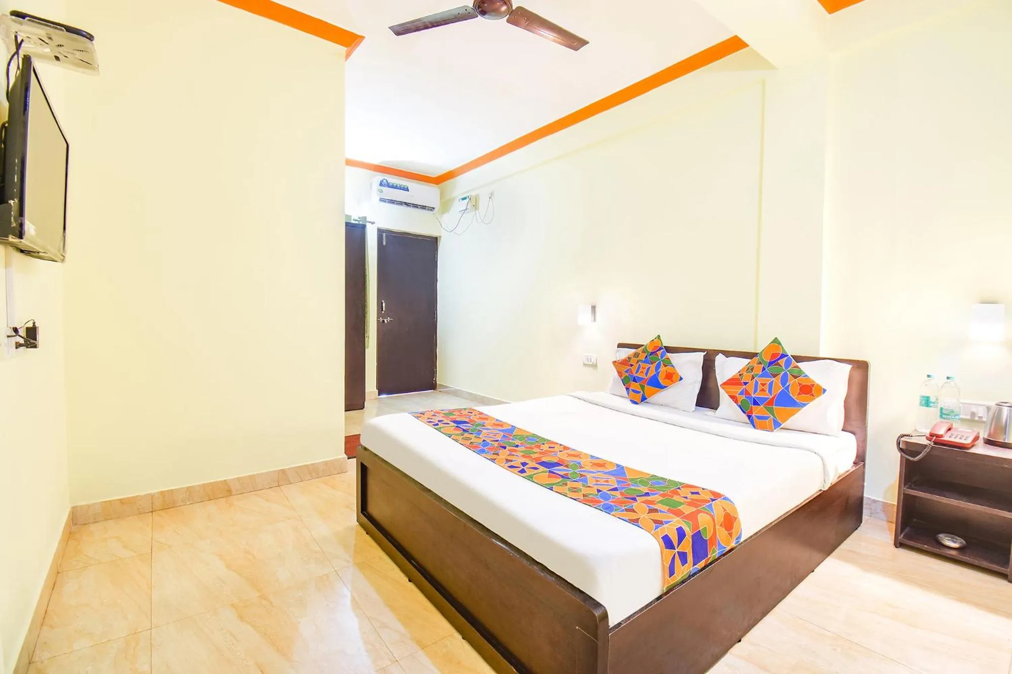 Bed in Via Shanel Beachside Resort - Tito's lane, Baga Beach