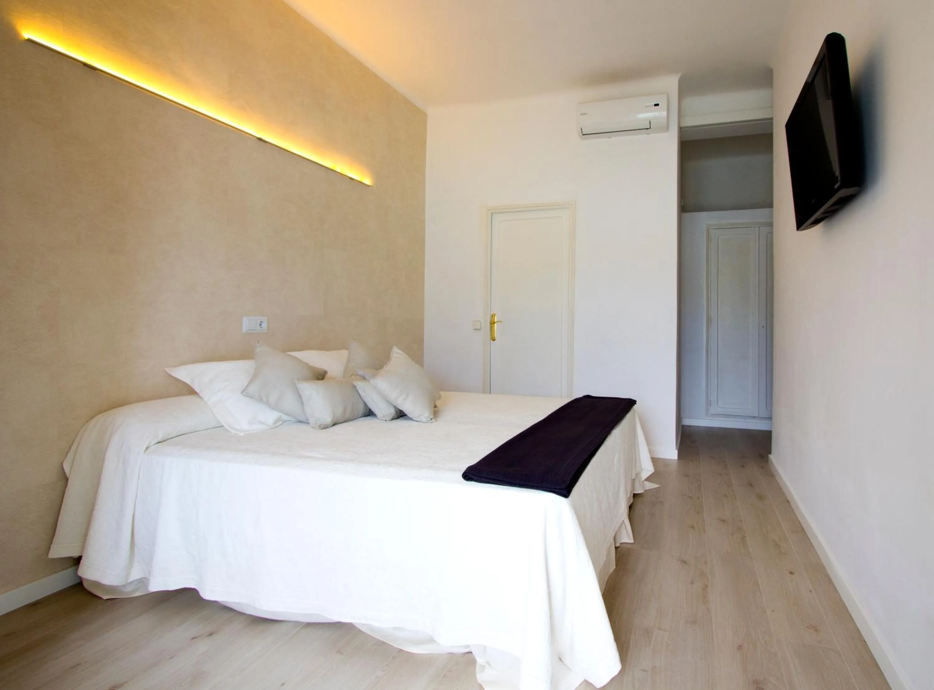 Bed in Hotel Brismar