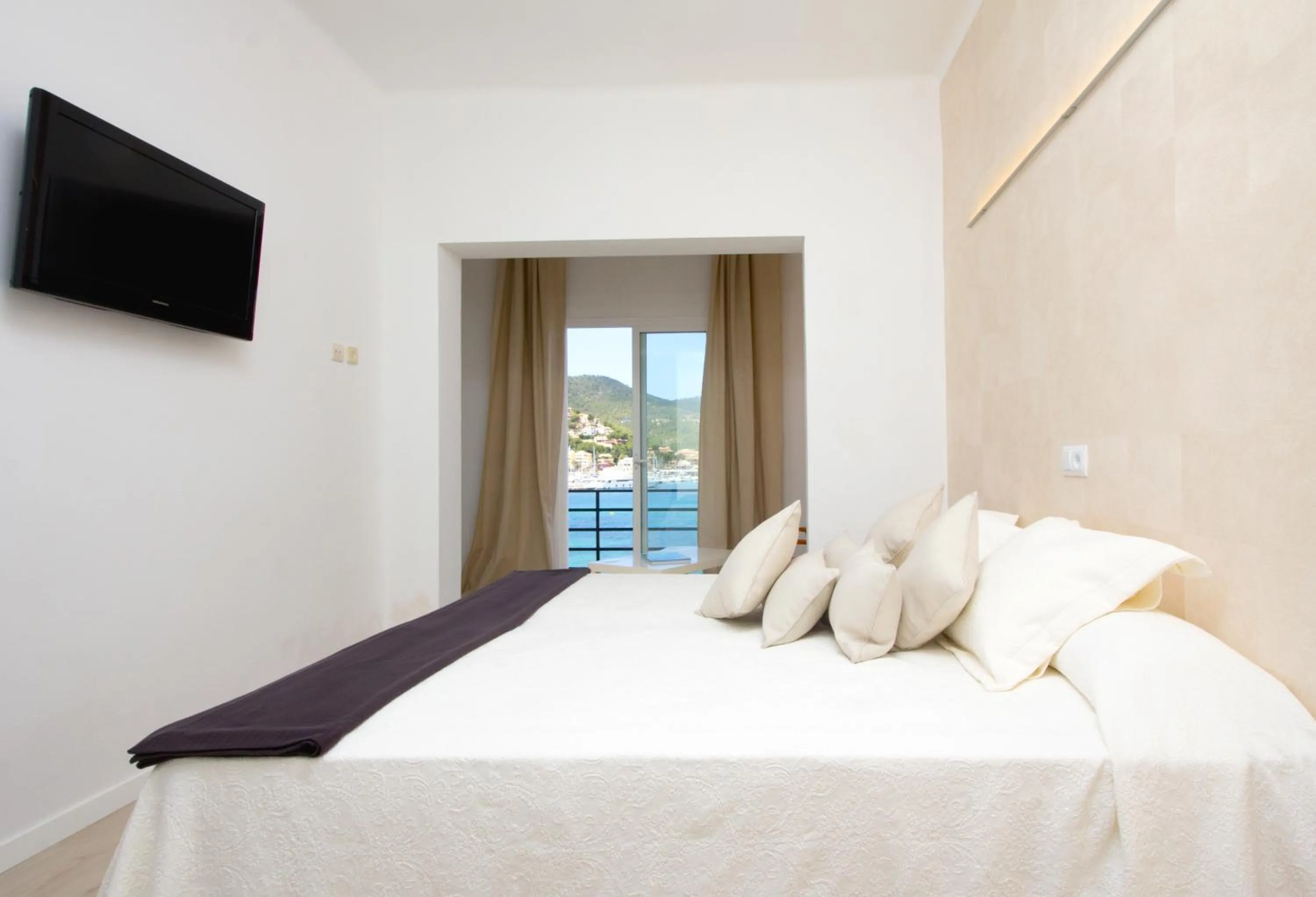 Bed in Hotel Brismar